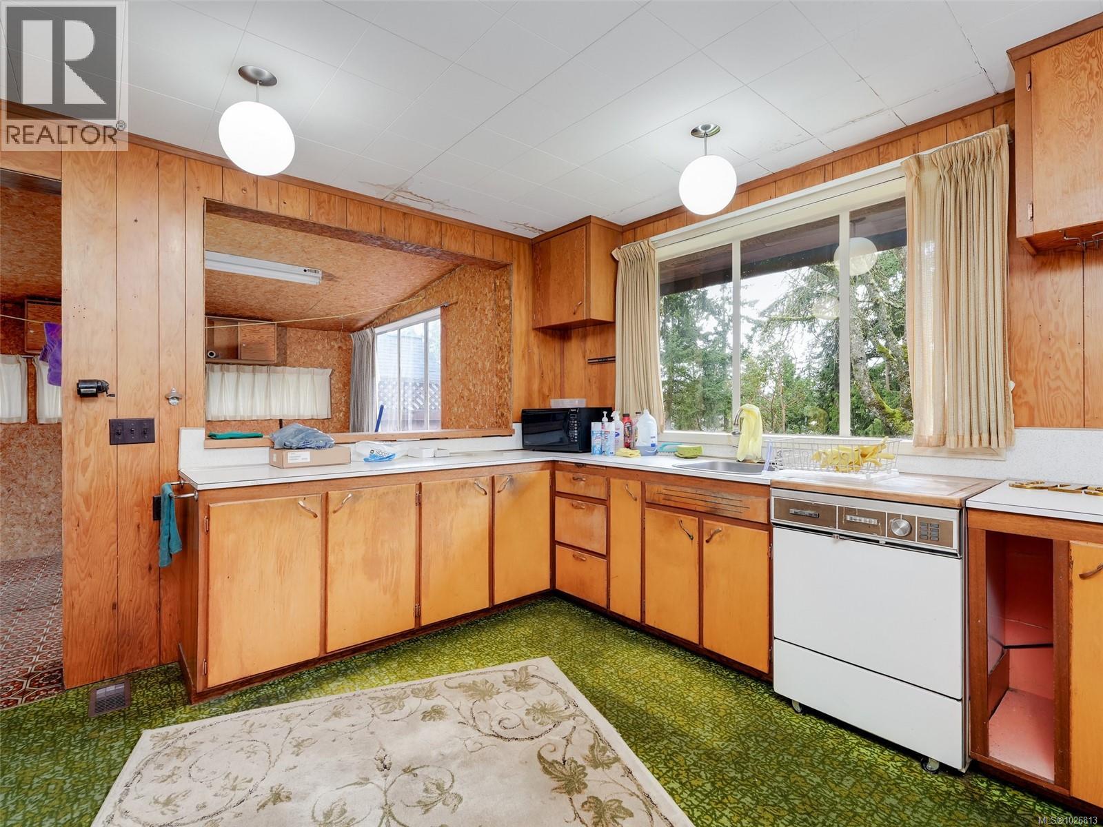  913 Gade Road, Langford