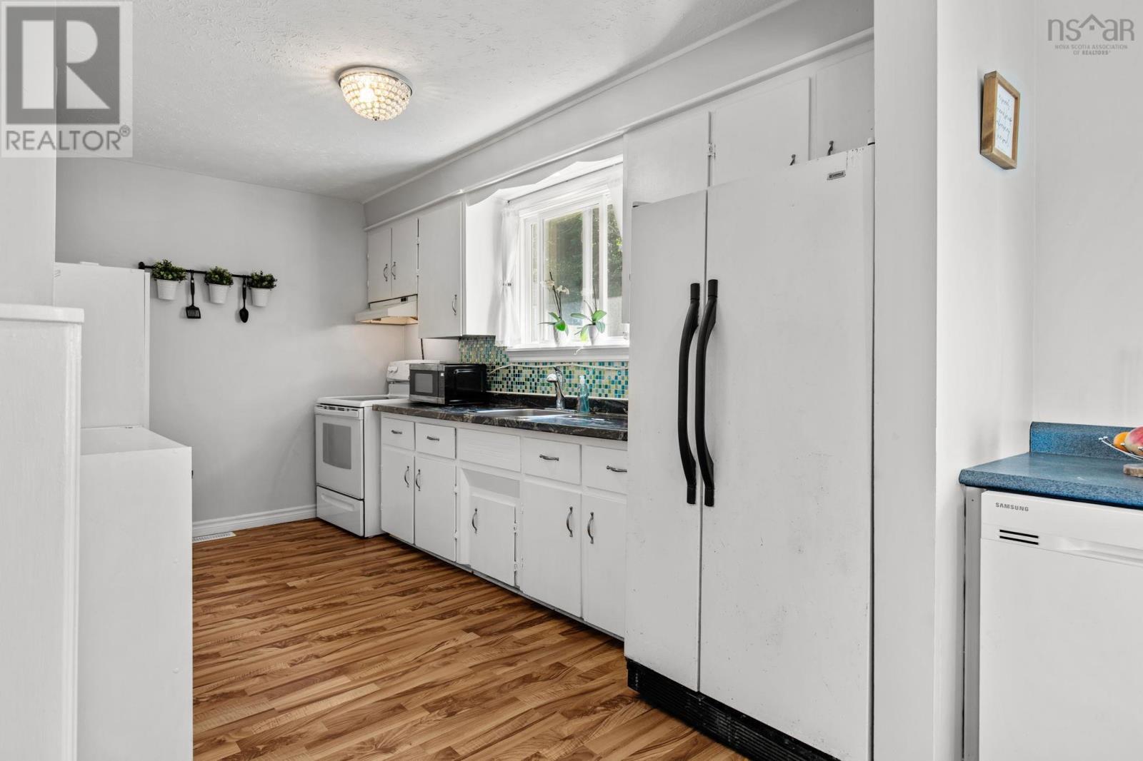 Property 10 of 33 of 2929 Highway 7 Highway