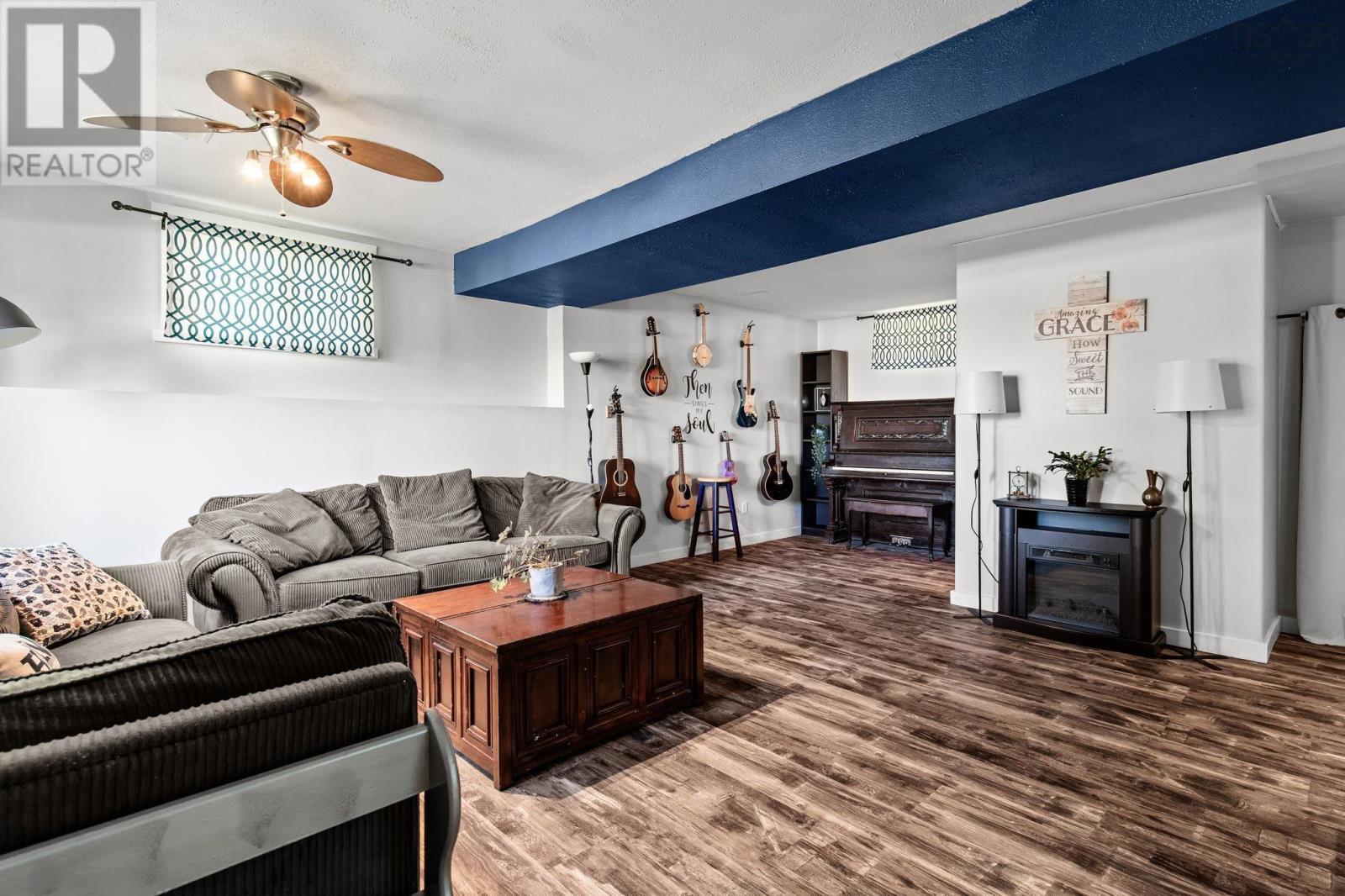 Property 3 of 33 of 2929 Highway 7 Highway