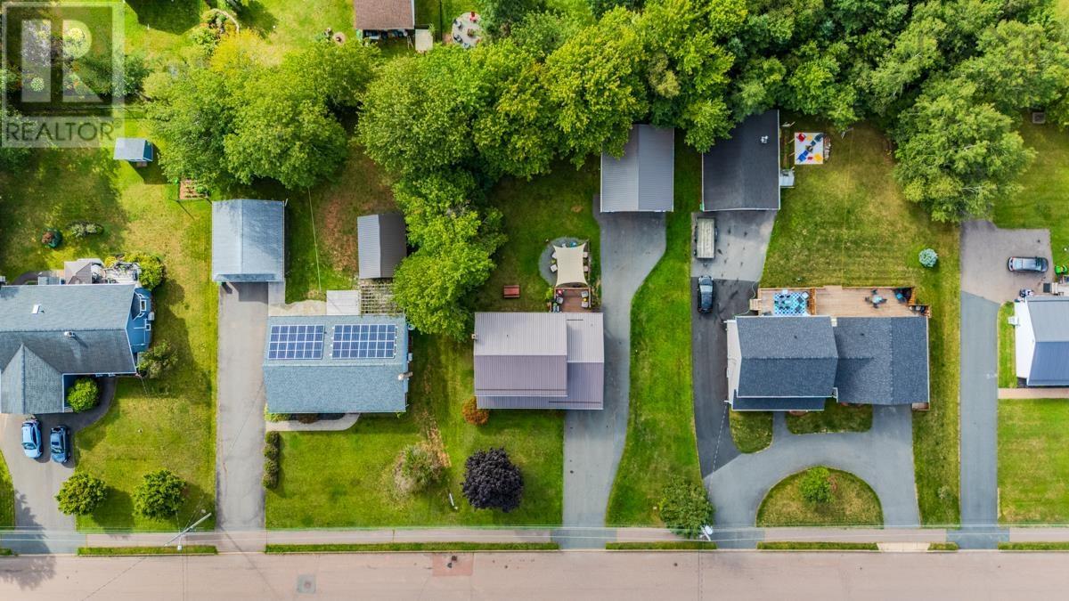 Property 44 of 48 of 122 MEADOWLAND Avenue