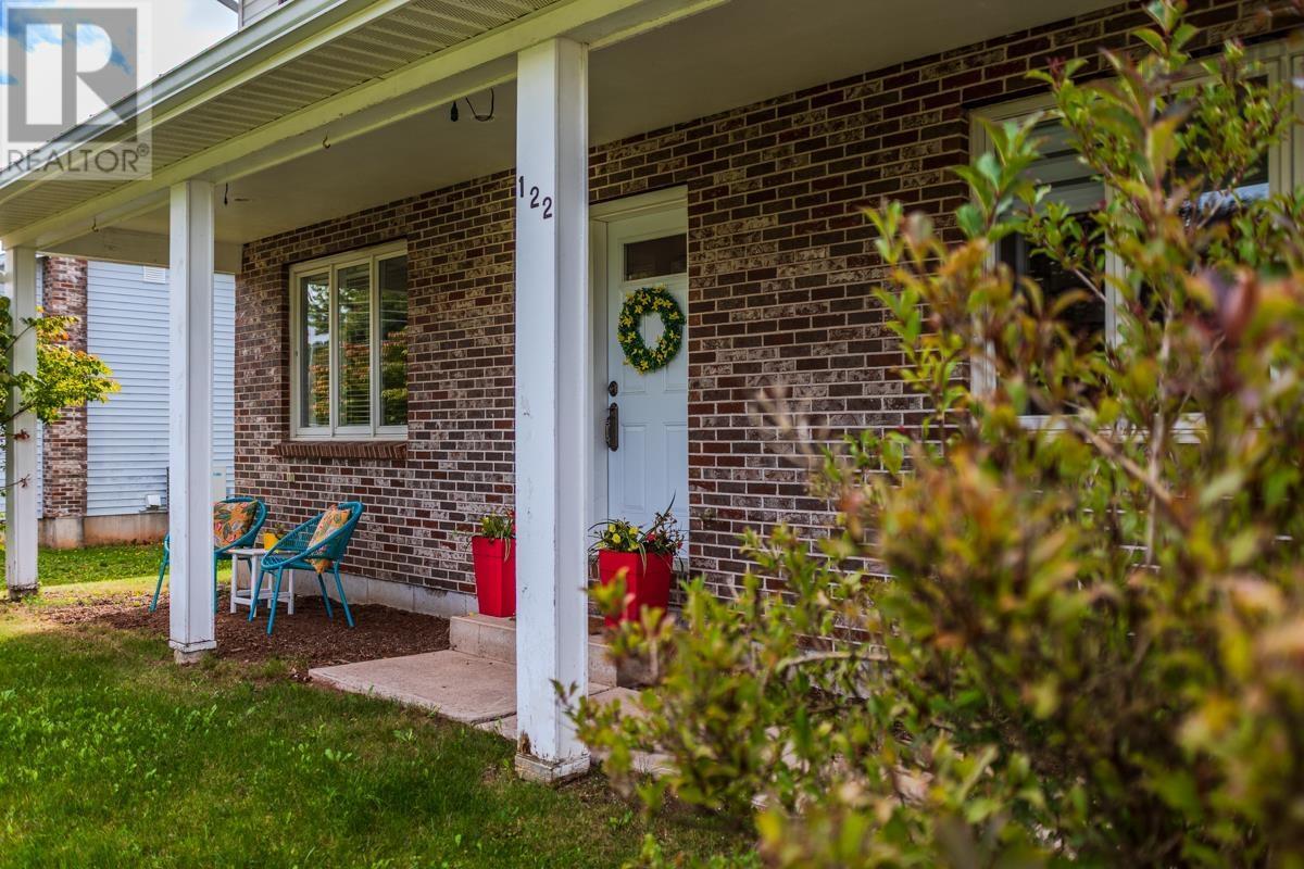 Property 3 of 48 of 122 MEADOWLAND Avenue