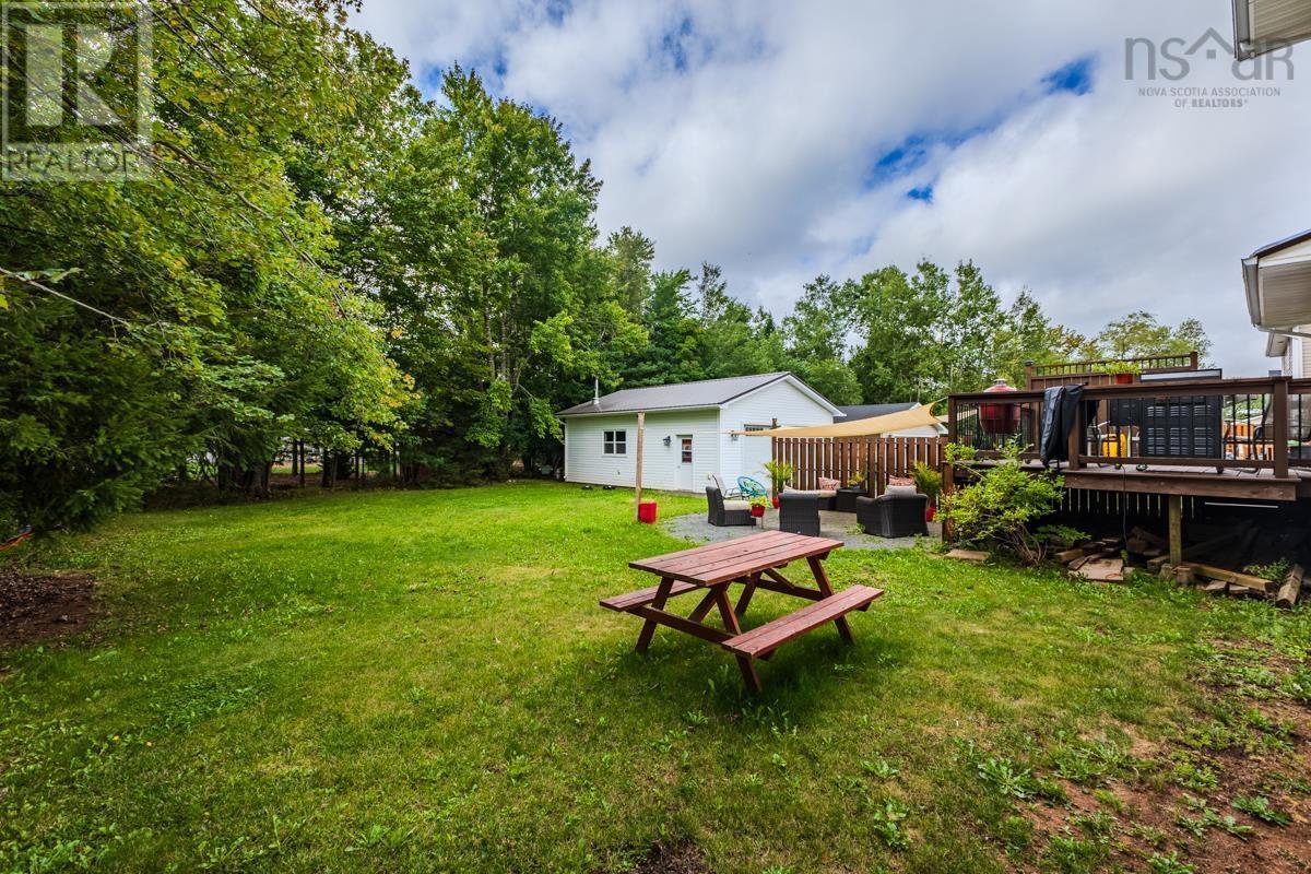 Property 39 of 48 of 122 MEADOWLAND Avenue