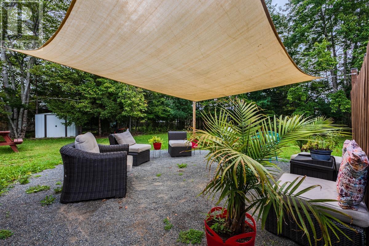 Property 41 of 48 of 122 MEADOWLAND Avenue