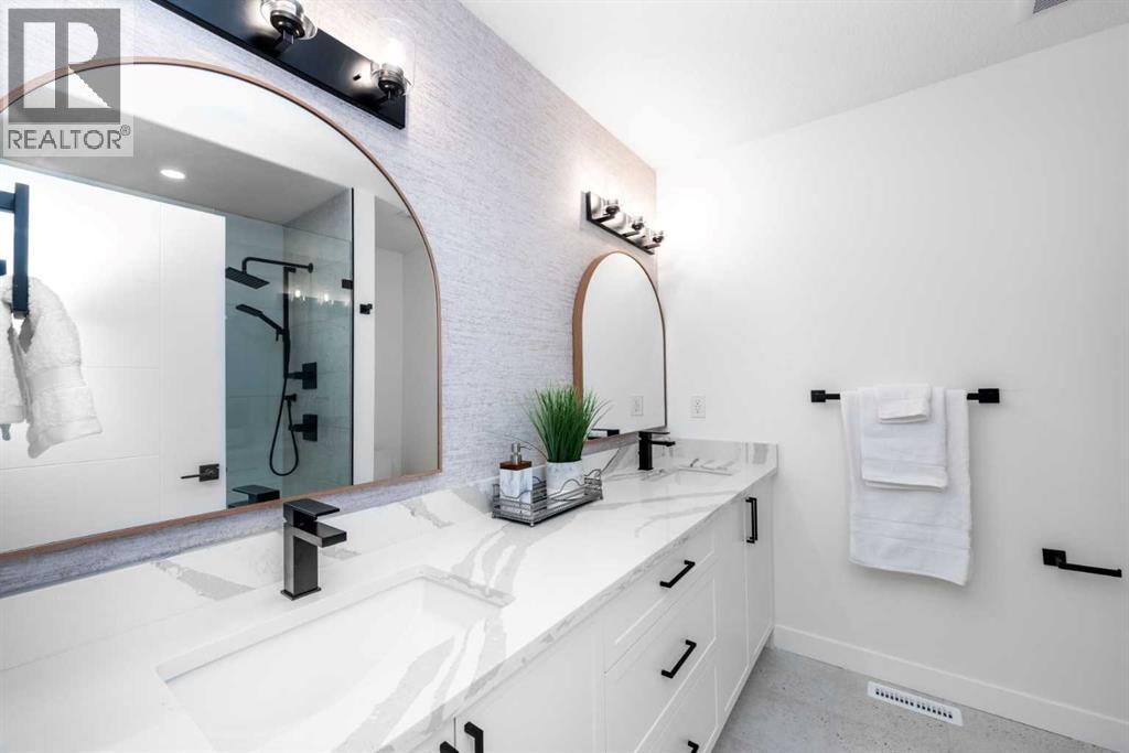 Single Family House for Sale in  Westmount Road NW West Hillhurst Calgary 