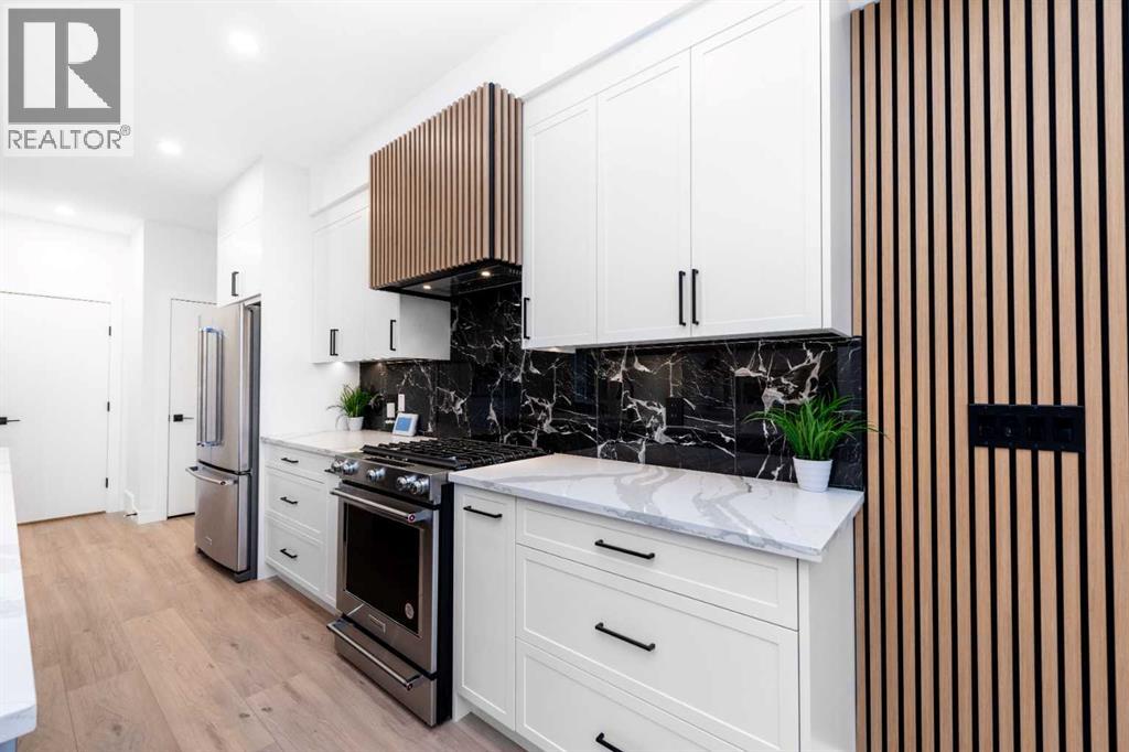 Single Family House for Sale in  Westmount Road NW West Hillhurst Calgary 