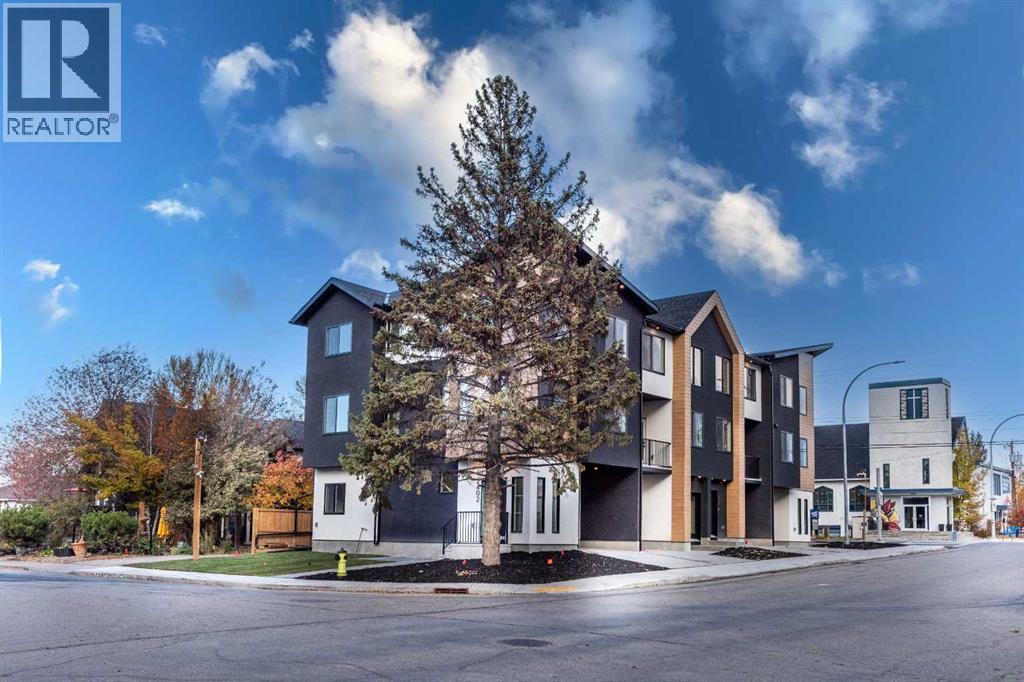 Single Family House for Sale in  Westmount Road NW West Hillhurst Calgary 