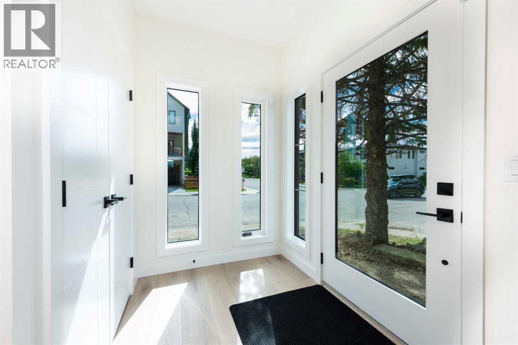 Single Family House for Sale in  Westmount Road NW West Hillhurst Calgary 