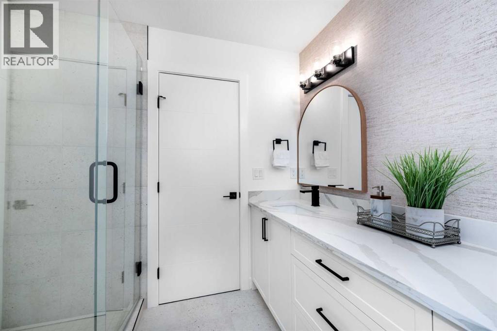 Single Family House for Sale in  Westmount Road NW West Hillhurst Calgary 