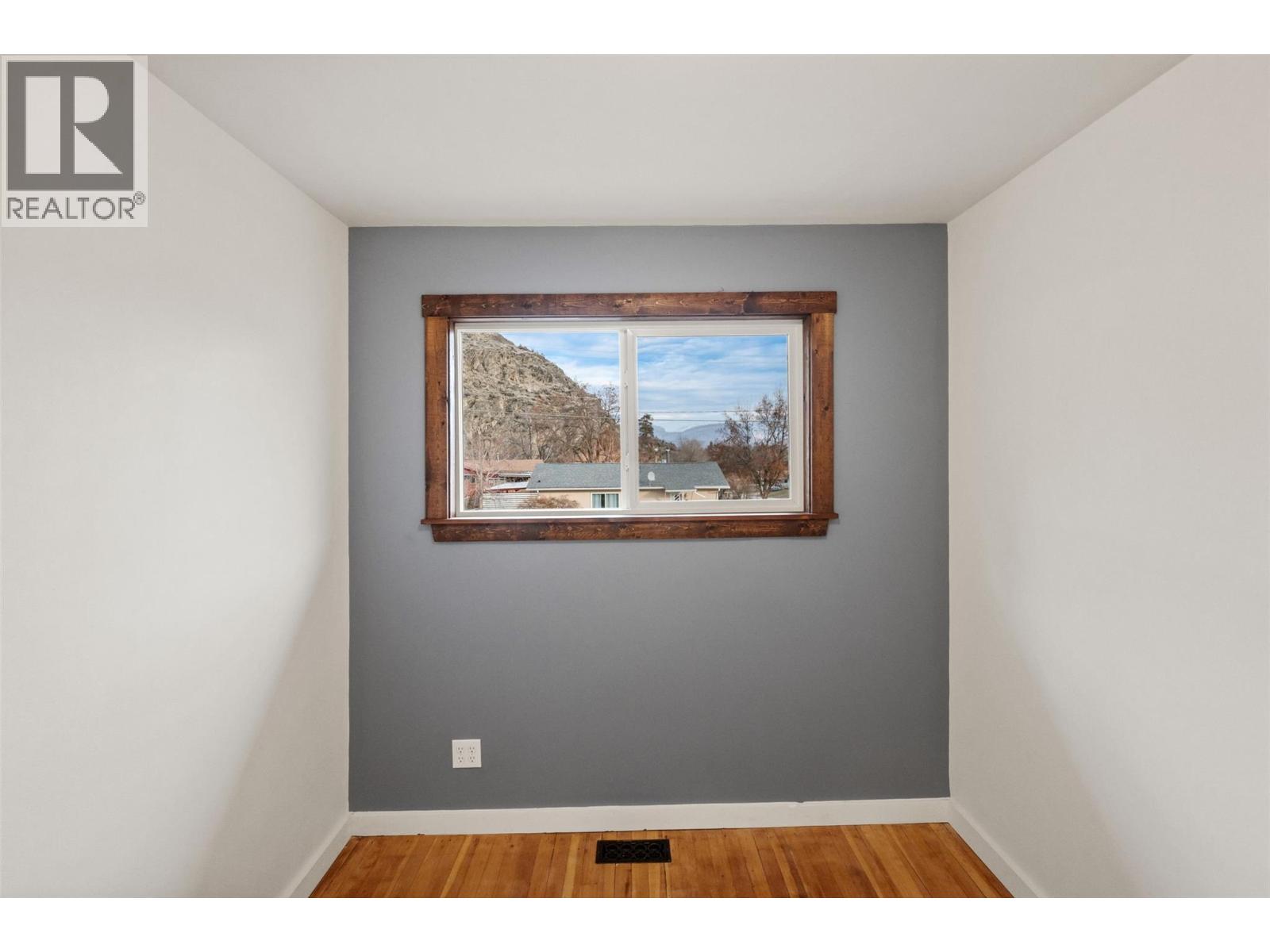 6470 Hollow Street, Oliver