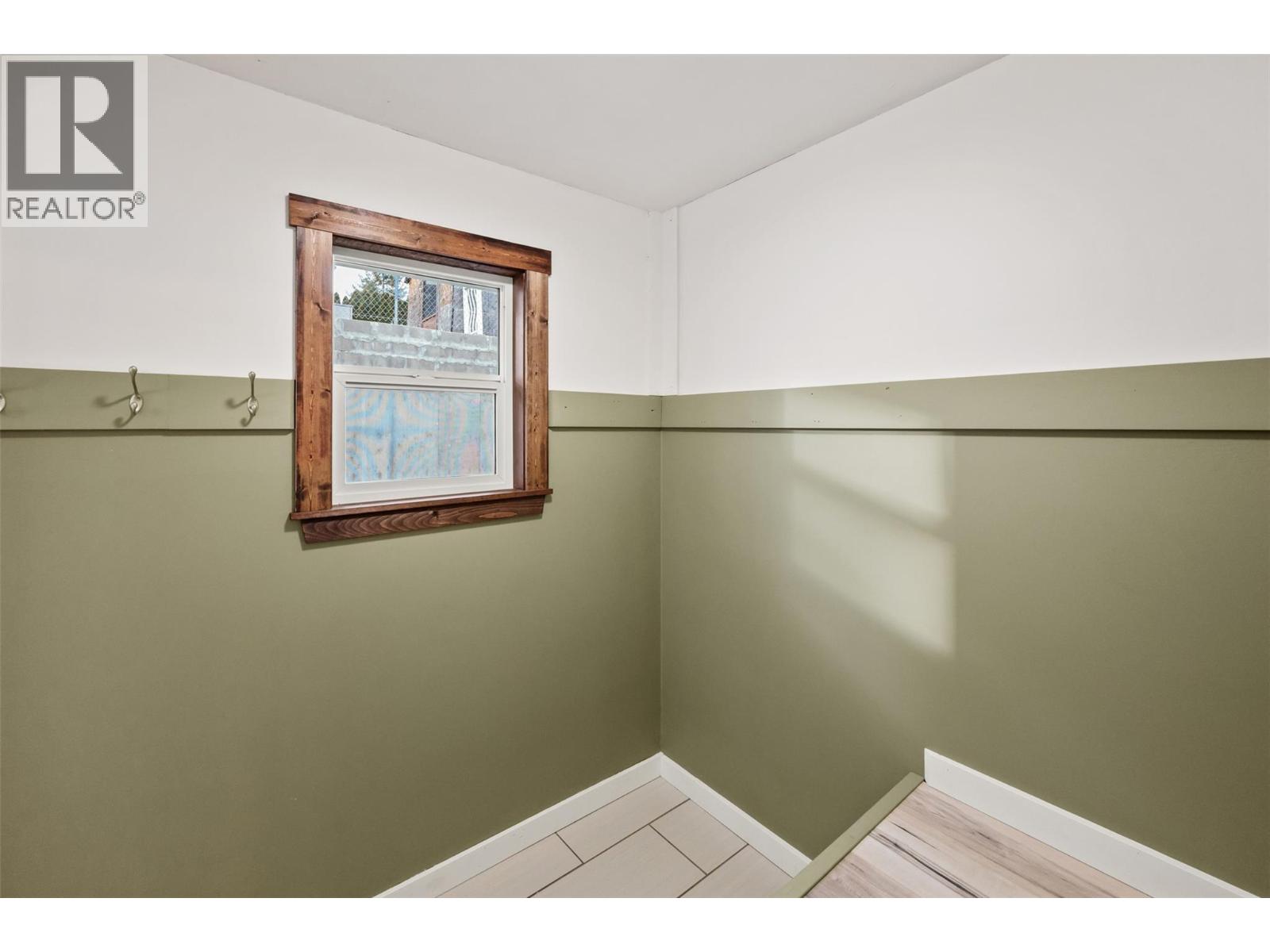 6470 Hollow Street, Oliver