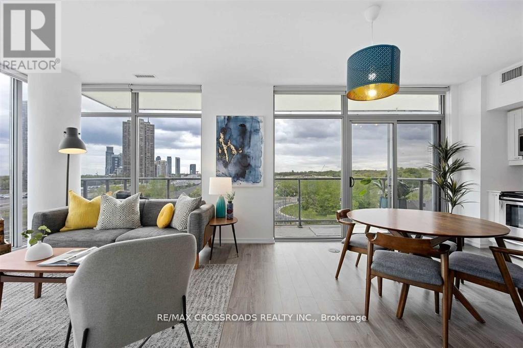 603 - 105 THE QUEENSWAY WAY - Photo 4 of 21, Toronto (High Park-Swansea), Ontario