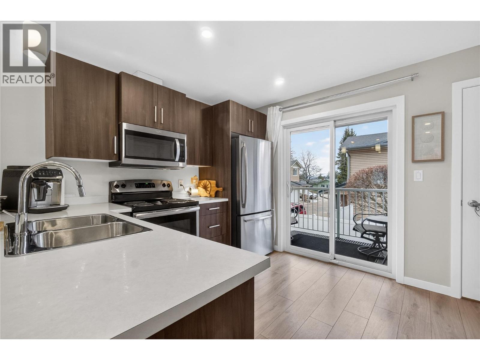 9 2081 11 Avenue Northeast, Salmon Arm