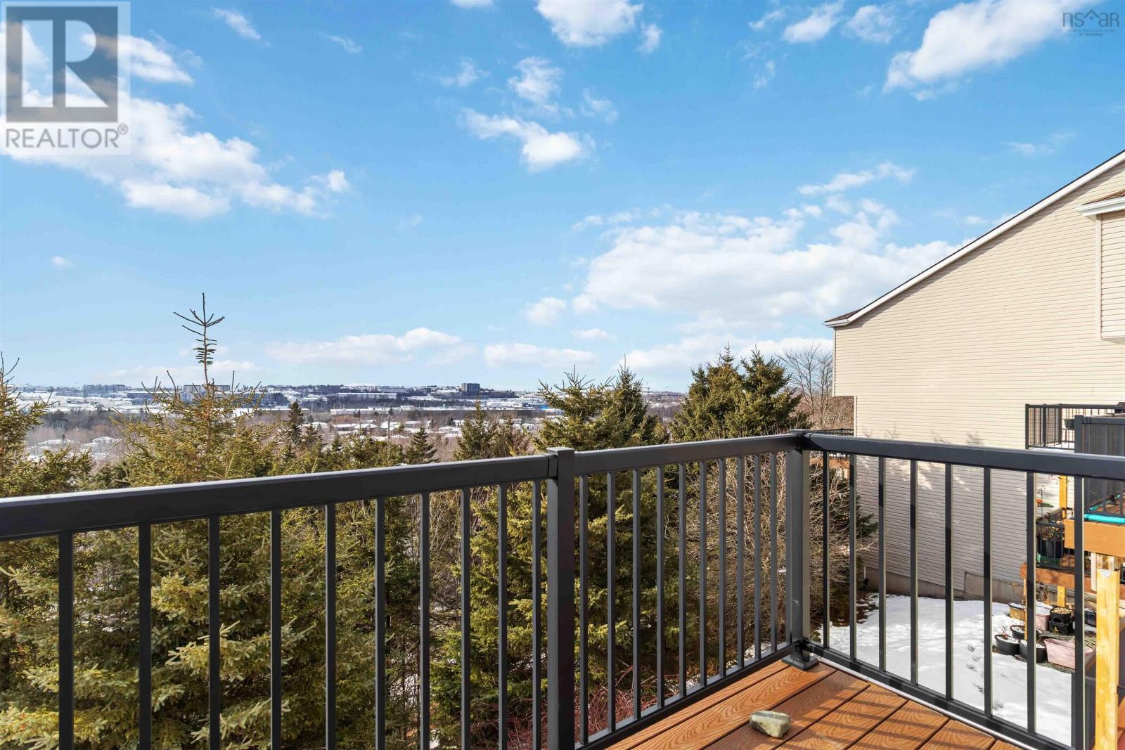 Property 17 of 32 of 223 75 Collins Grove