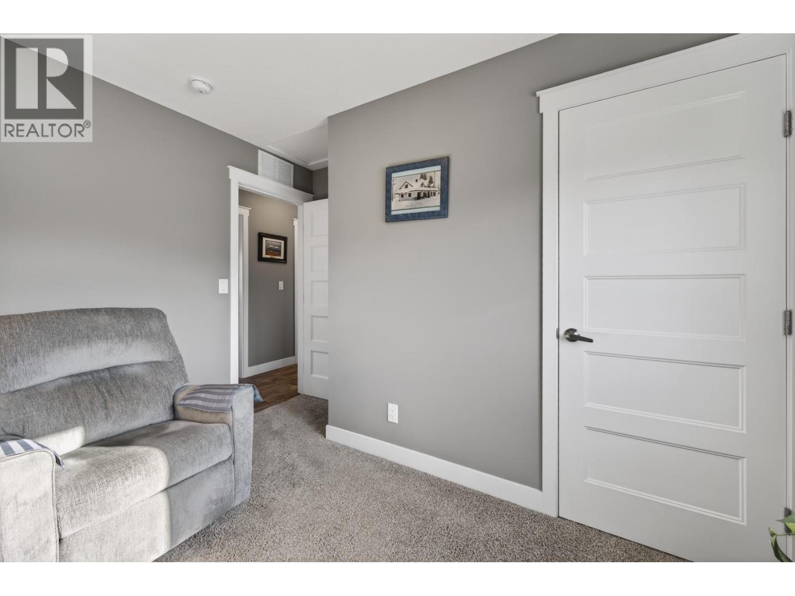 2573 SPRING BANK AVENUE - 22