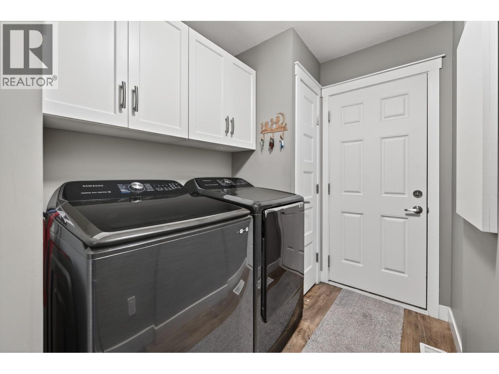 2573 SPRING BANK AVENUE - 23