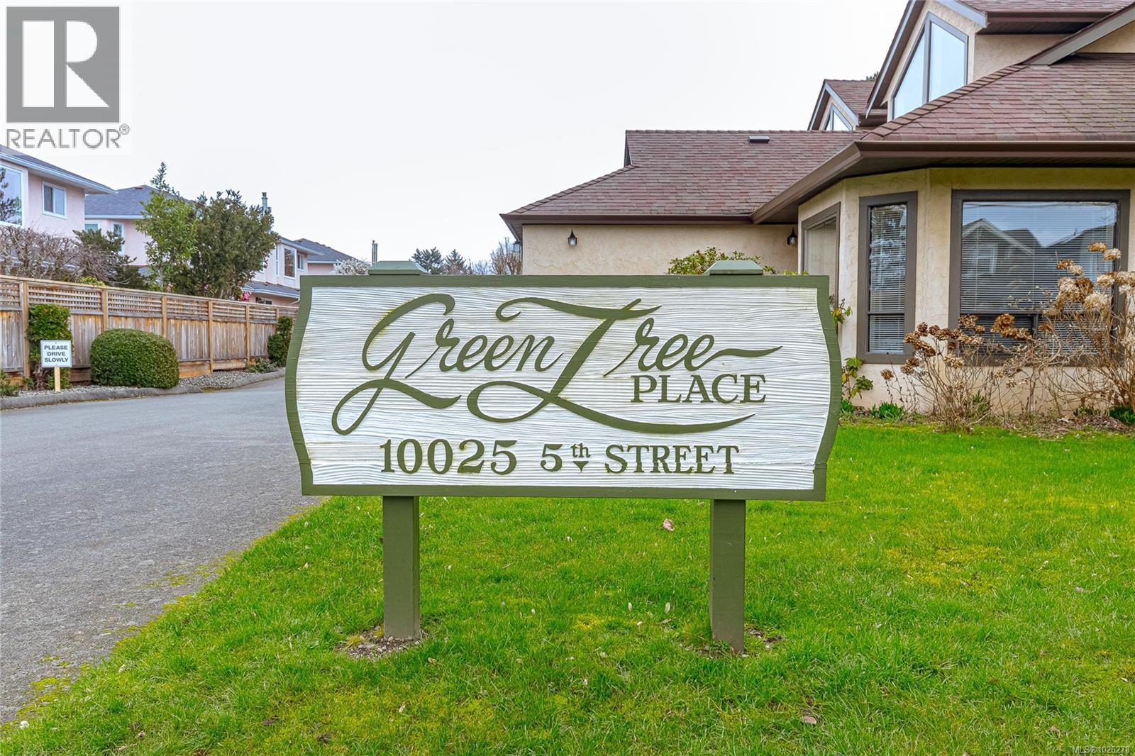 2 10025 Fifth St - Photo 2 of 41, Sidney, British Columbia