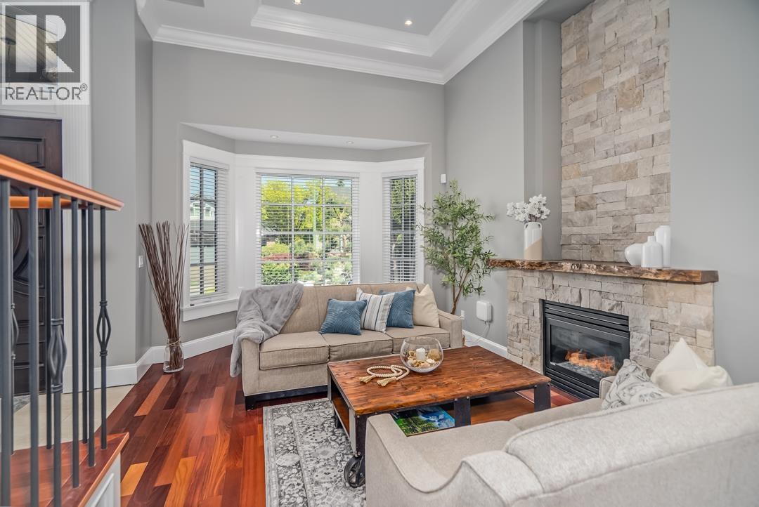 836 SPRICE AVENUE - Photo 3 of 40, Coquitlam, British Columbia