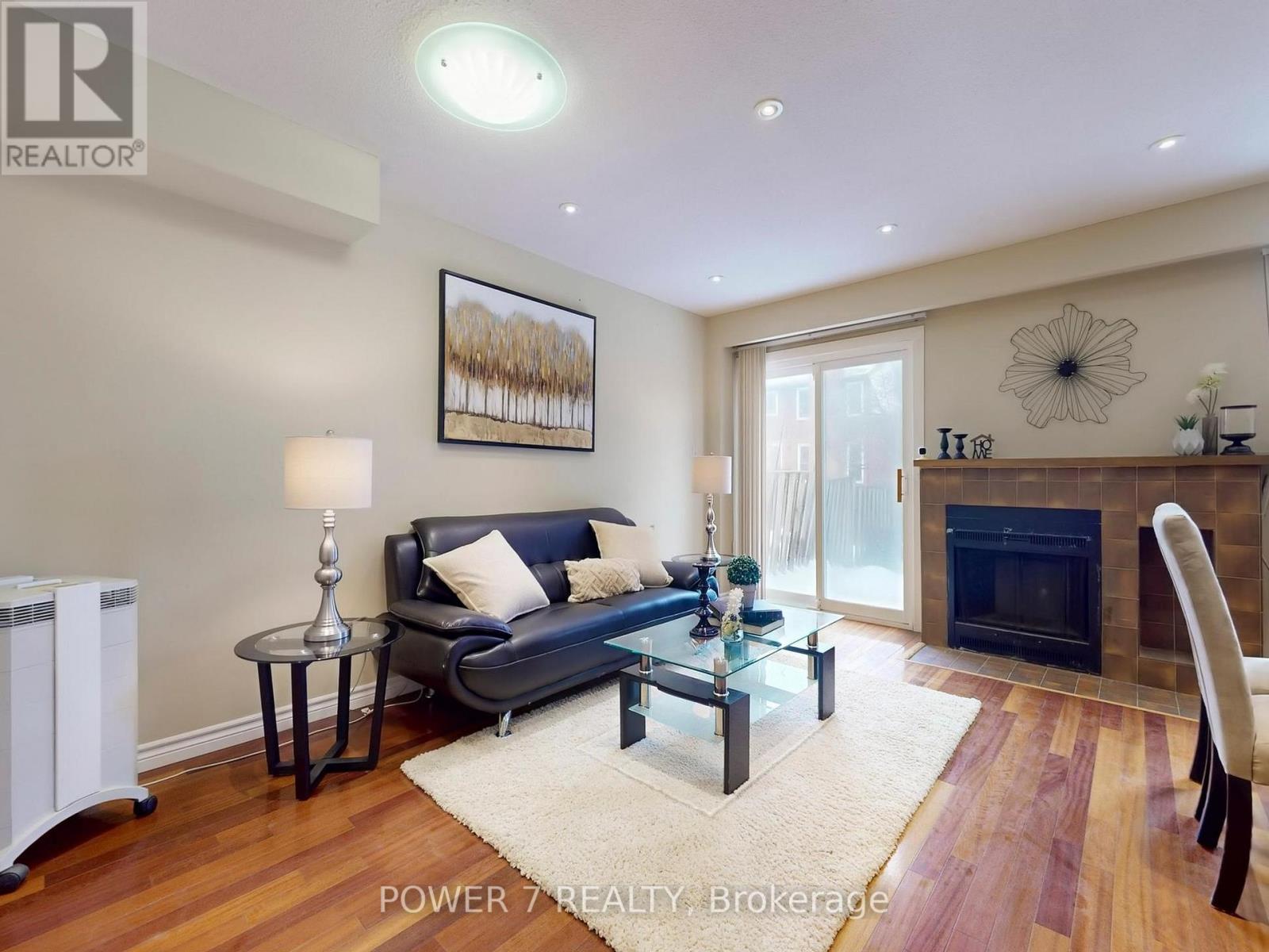 114 SANDYHOOK SQUARE - Photo 3 of 42, Toronto (Steeles), Ontario