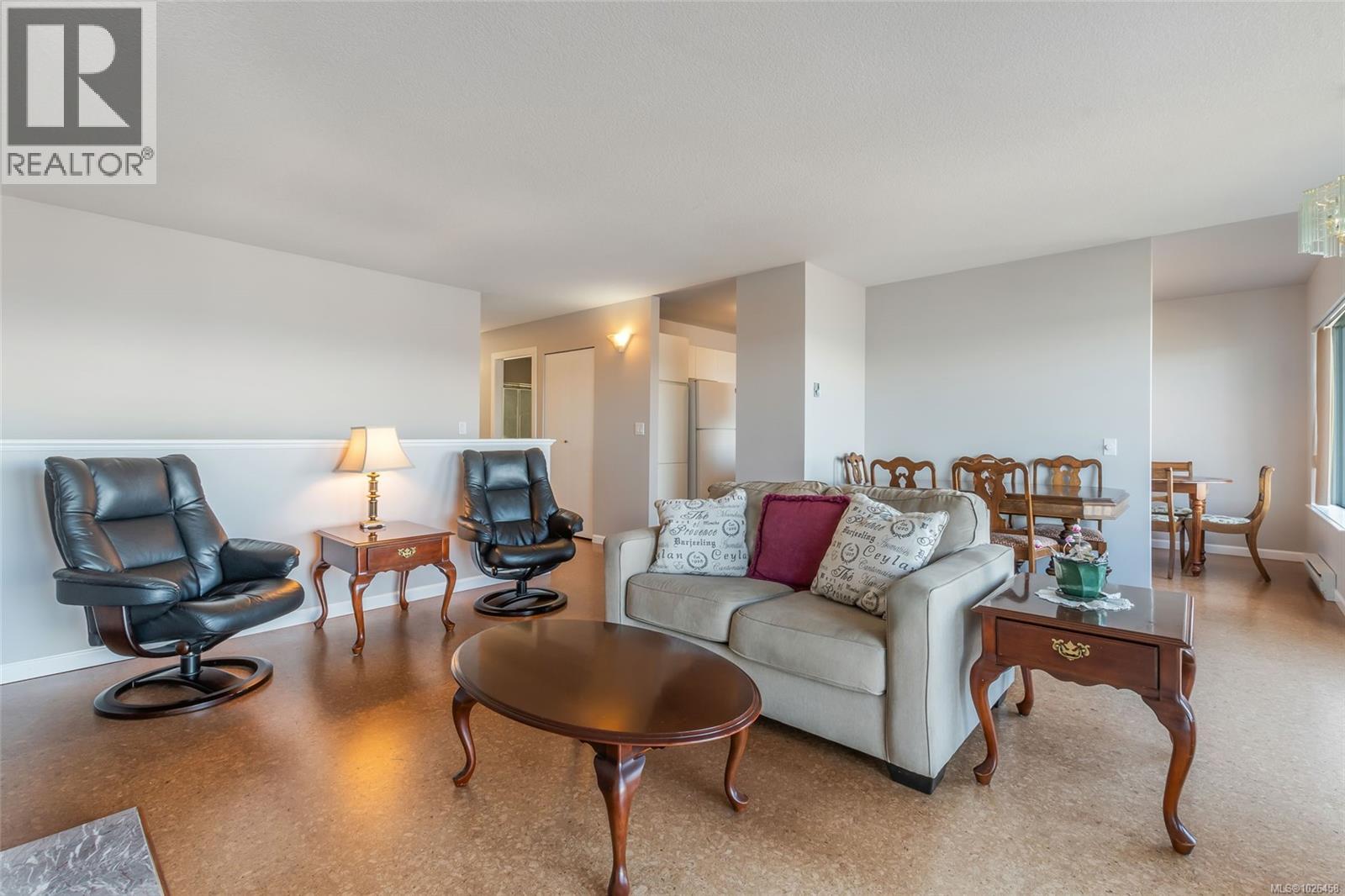 1072 HIGHVIEW TERR - 25