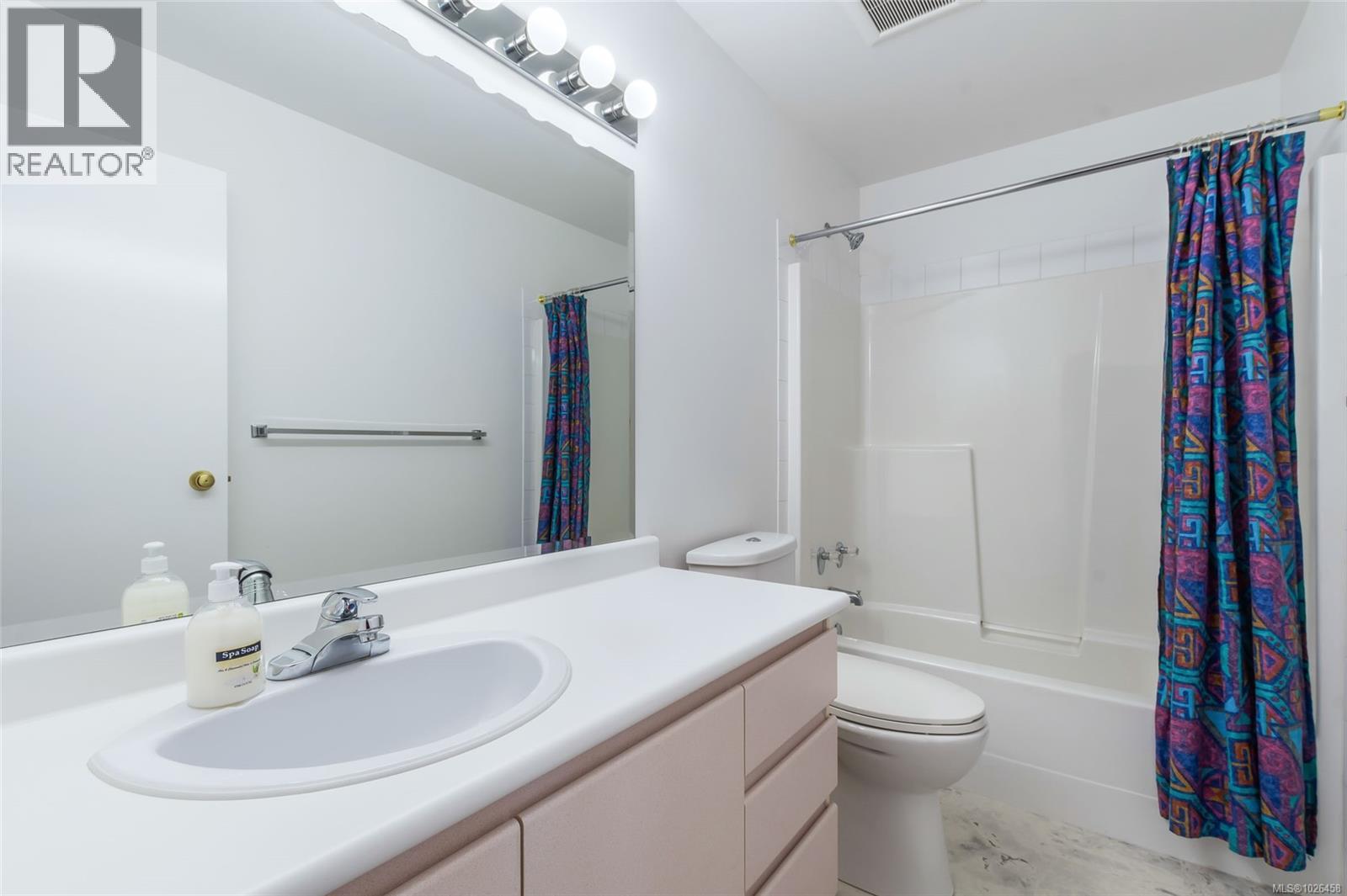 1072 HIGHVIEW TERR - 36