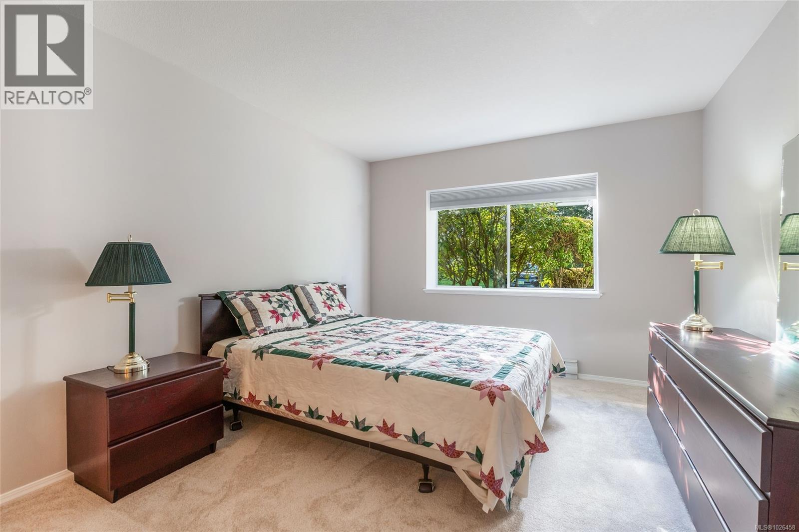 1072 HIGHVIEW TERR - 27