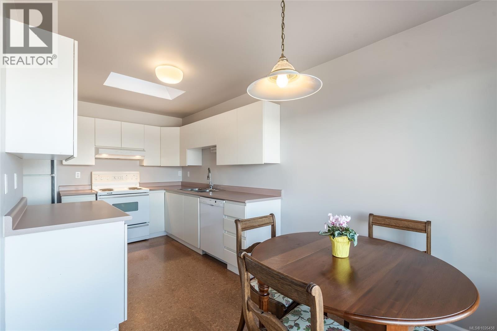 1072 HIGHVIEW TERR - 19