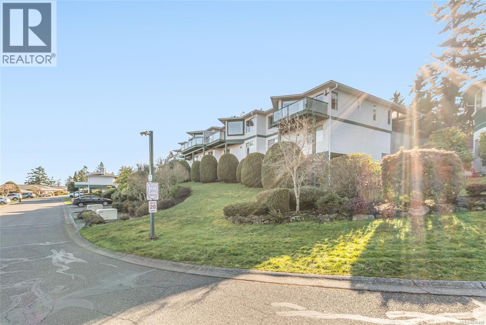 1072 HIGHVIEW TERR - 45