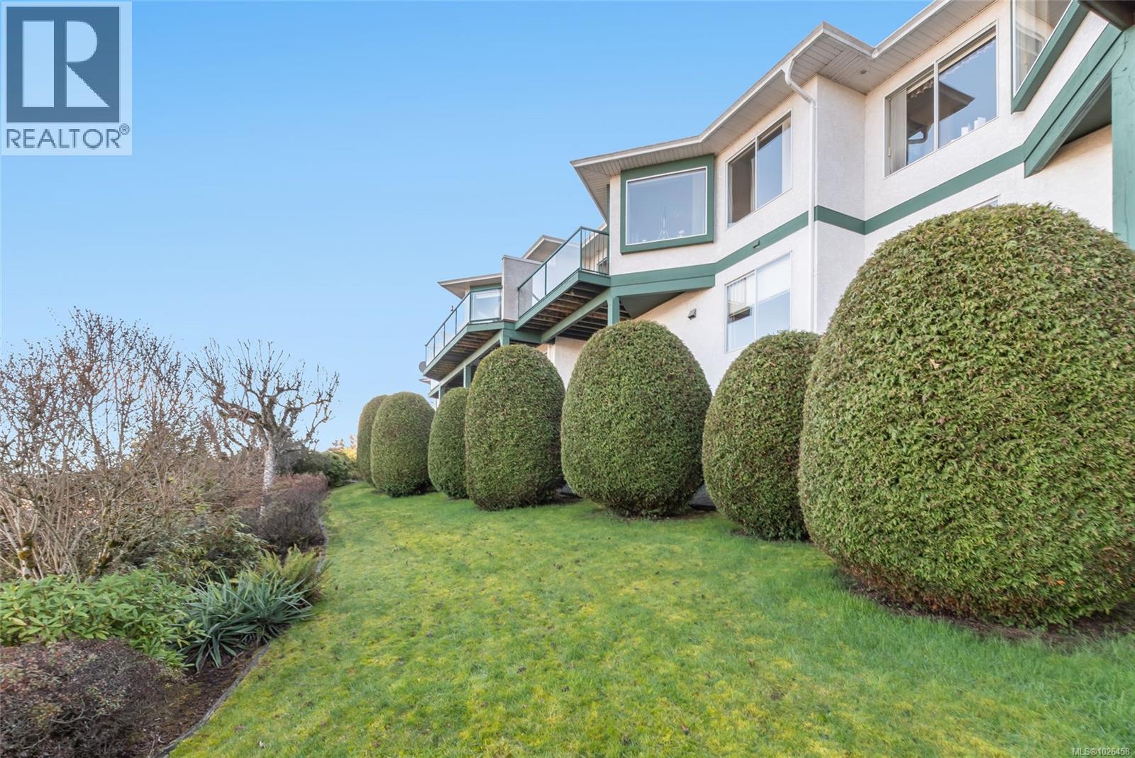 1072 HIGHVIEW TERR - 46