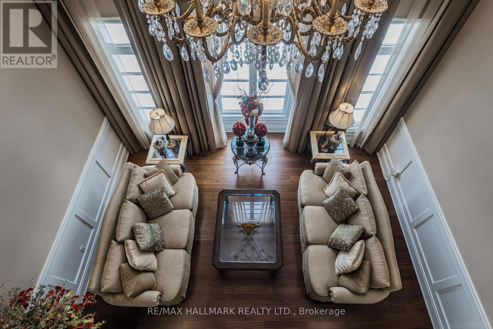 123 CARISBROOKE CIRCLE - Photo 5 of 50, Aurora (Bayview Southeast), Ontario