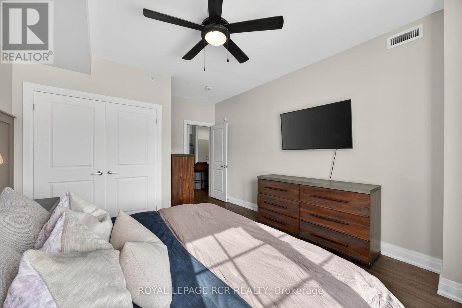 #105 5 GREENWICH STREET - 20