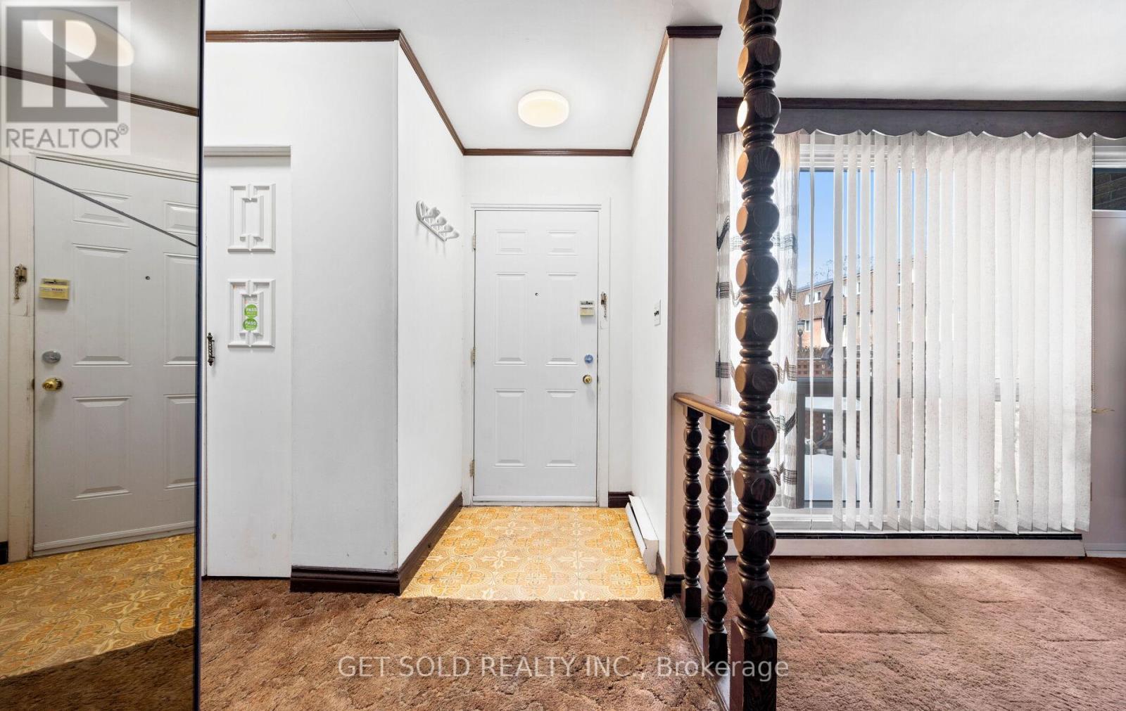 827 - 20 TANDRIDGE CRESCENT - Photo 4 of 43, Toronto (Elms-Old Rexdale), Ontario