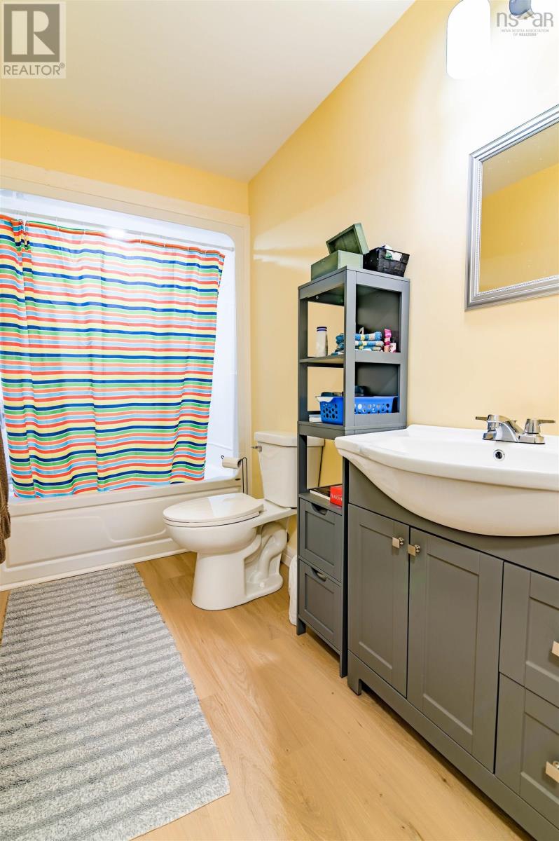 Property 18 of 35 of 35 Blomidon View Dr