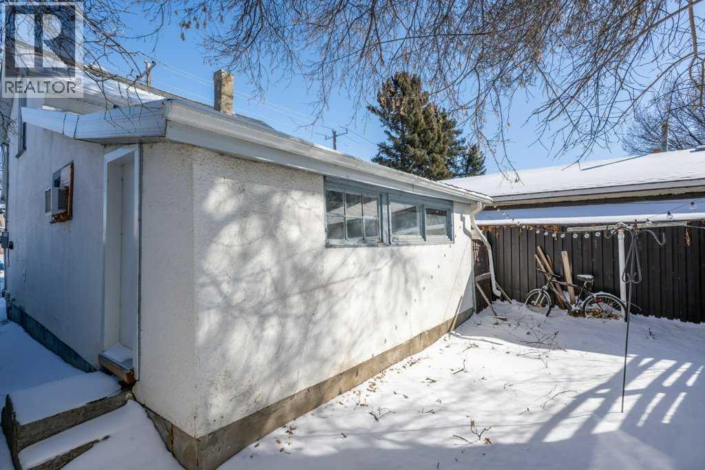 
          510 Ash Avenue Southeast
            <br/>
            <span>Medicine Hat</span>
            , 
            <span>AB</span>
             <span>T1A3B5</span>
         - Photo 17