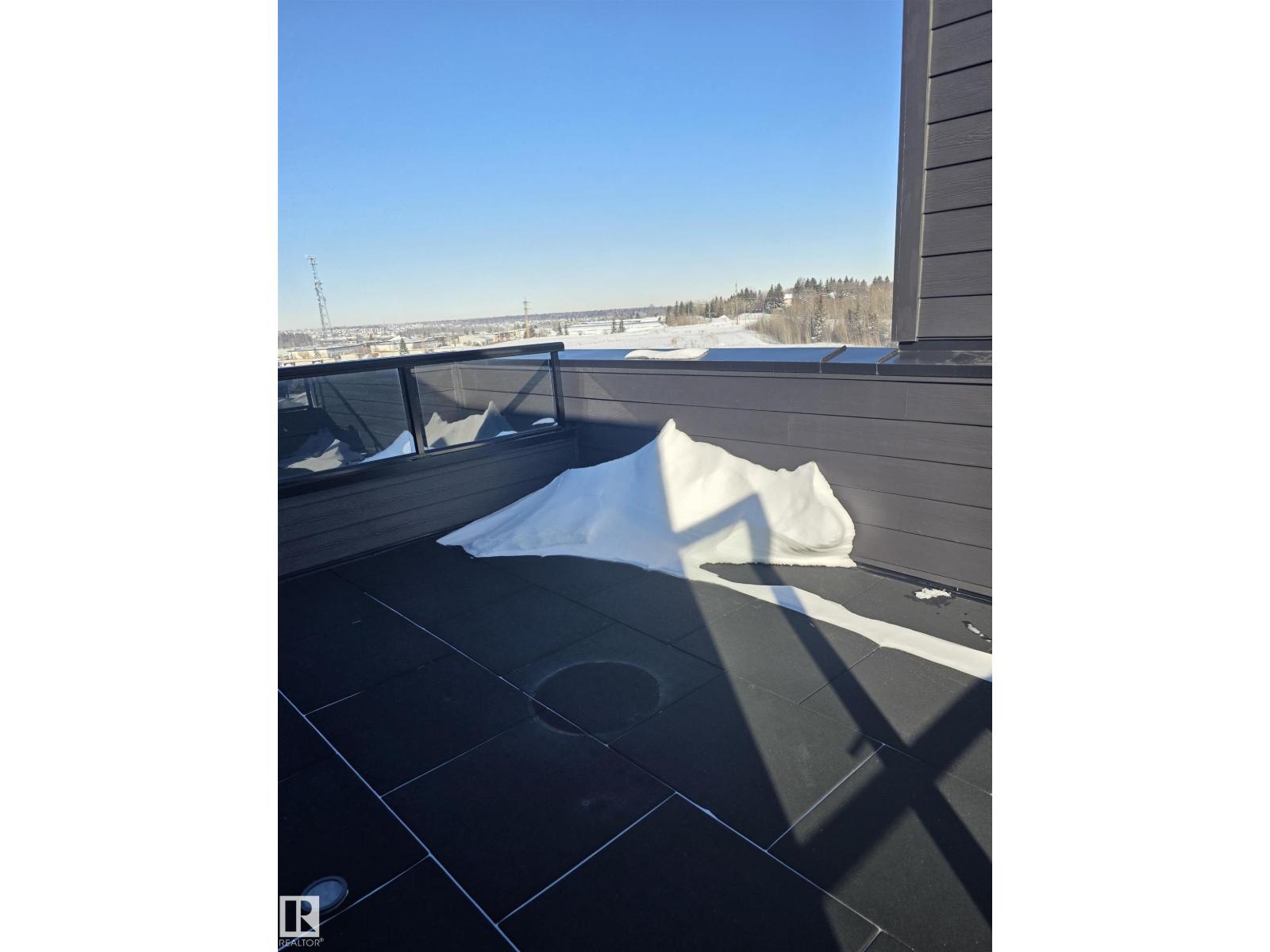 #77 5 RONDEAU DR - 14