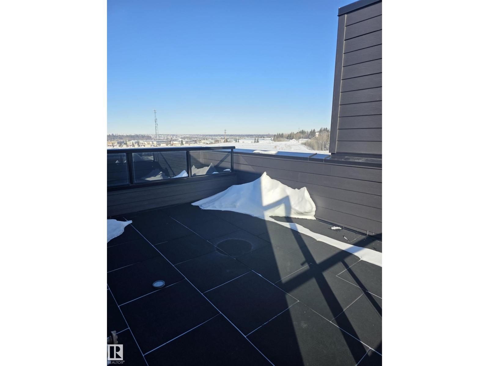 #77 5 RONDEAU DR - 16
