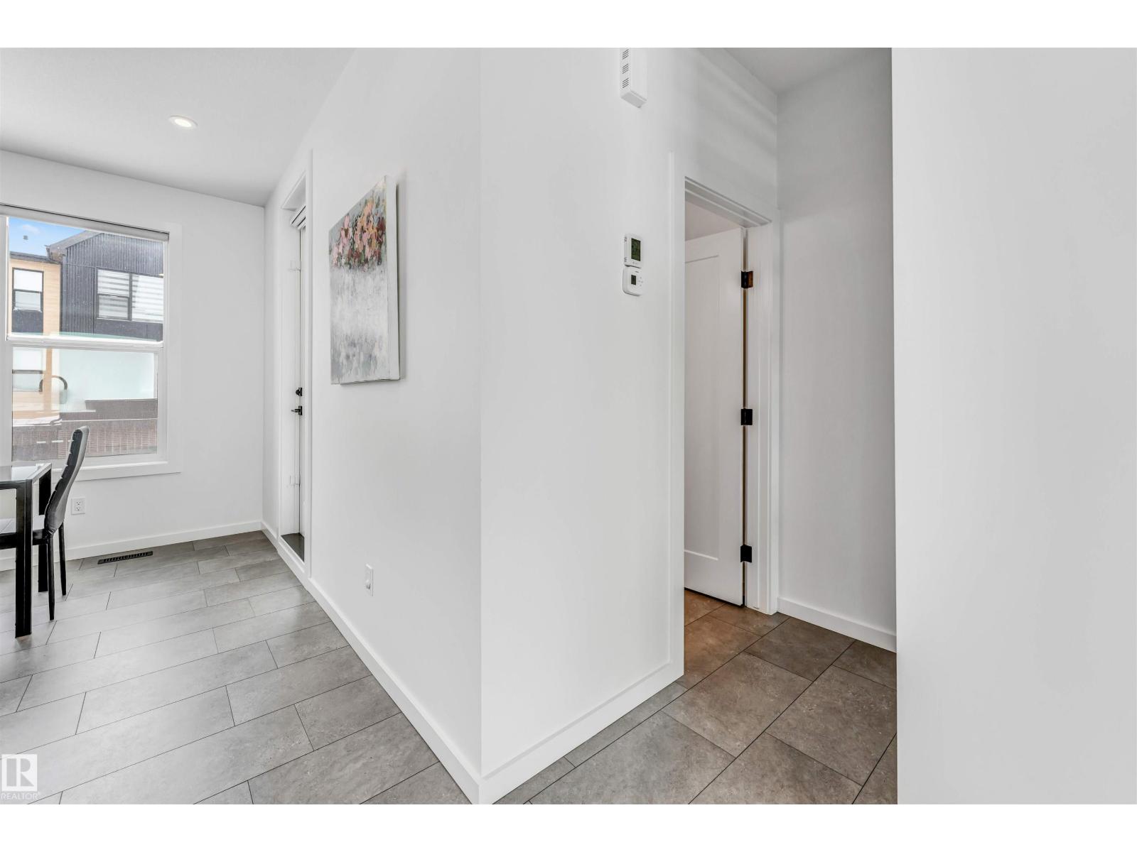 #77 5 RONDEAU DR - 28