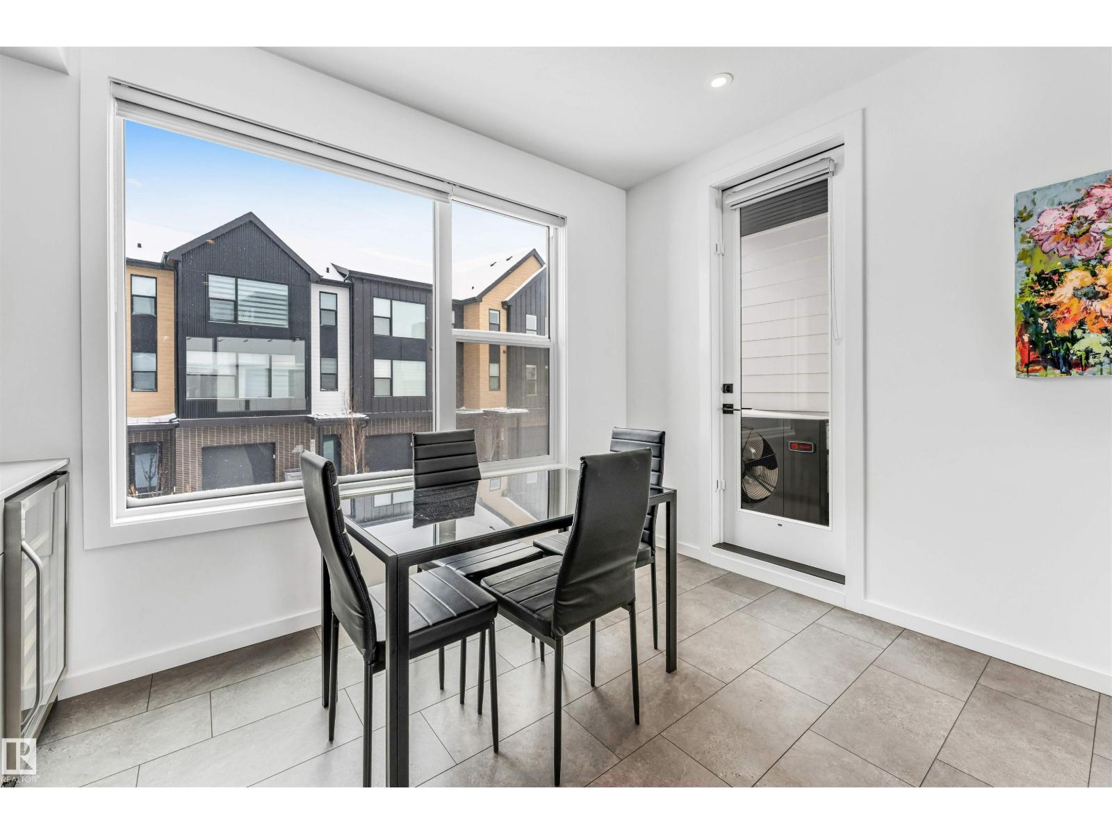 #77 5 RONDEAU DR - 29