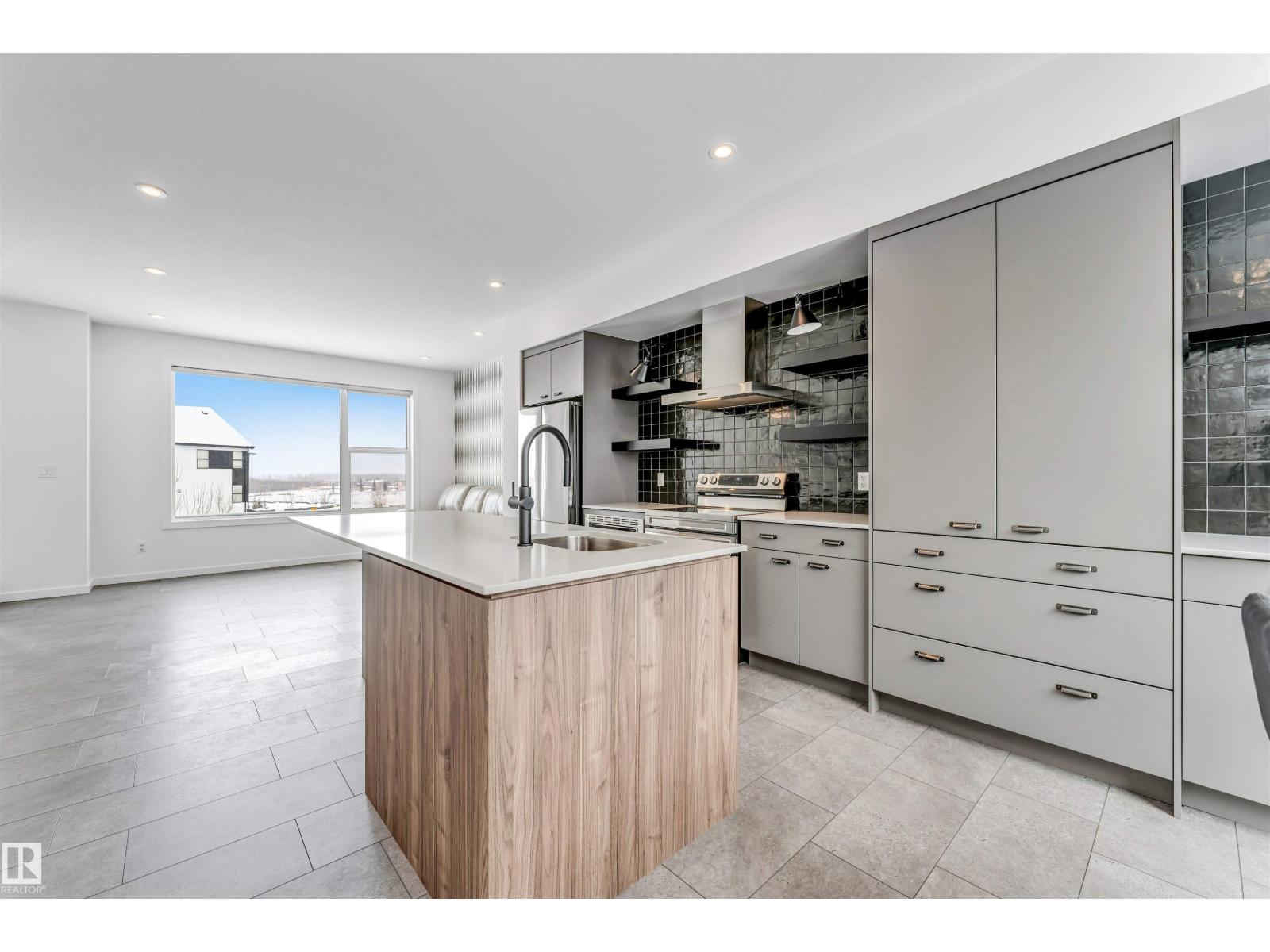 #77 5 RONDEAU DR - 31