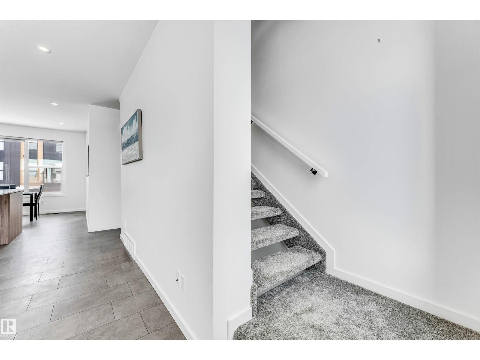 #77 5 RONDEAU DR - 34