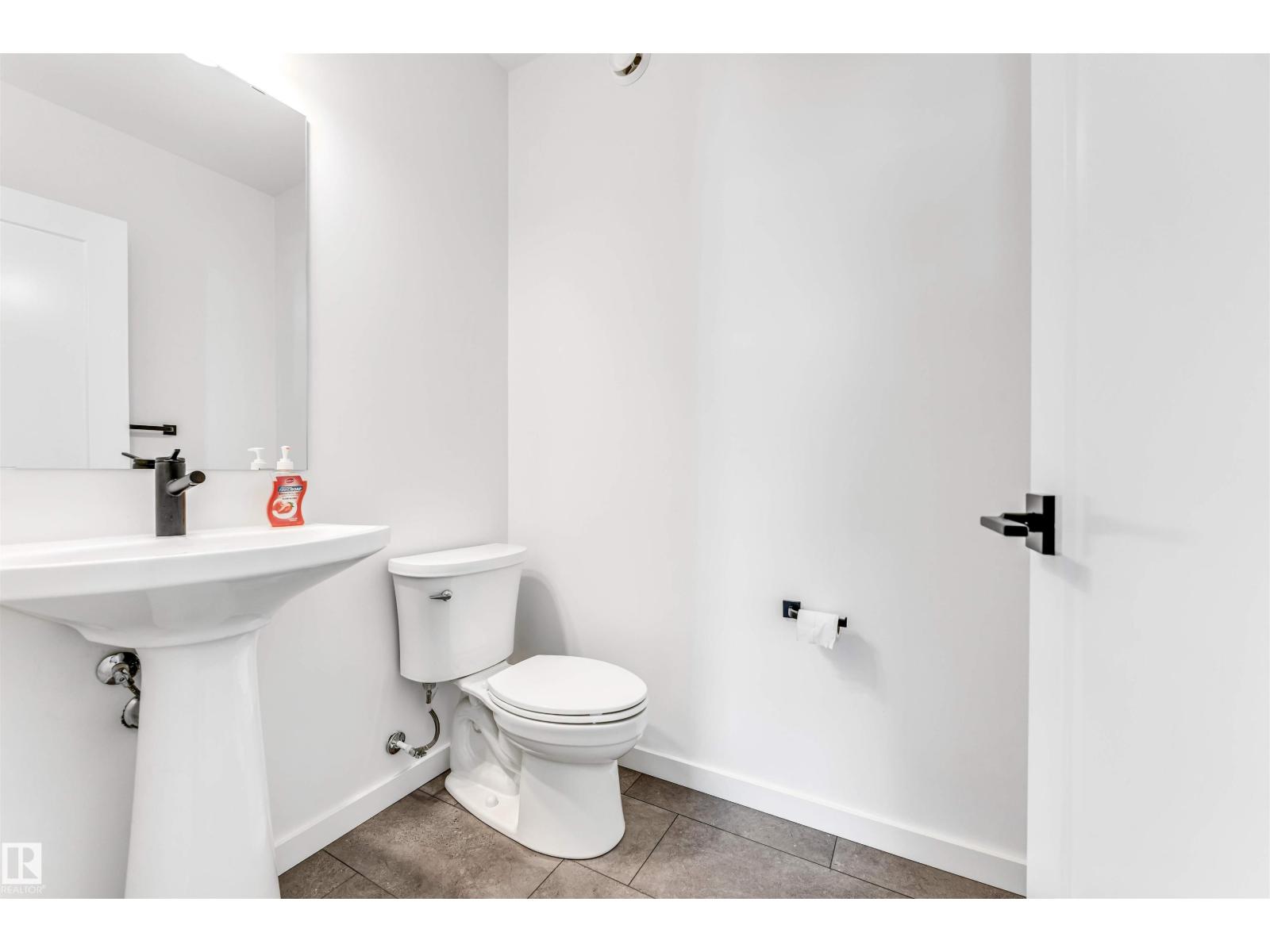 #77 5 RONDEAU DR - 35