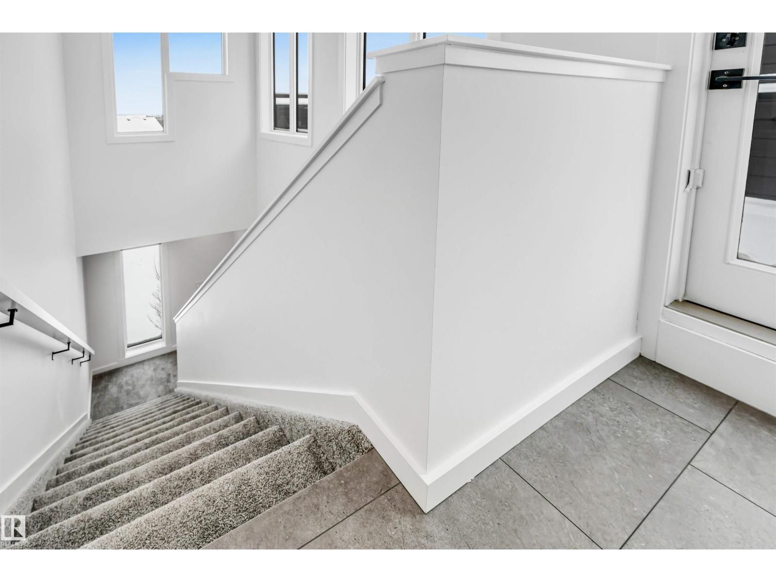 #77 5 RONDEAU DR - 51
