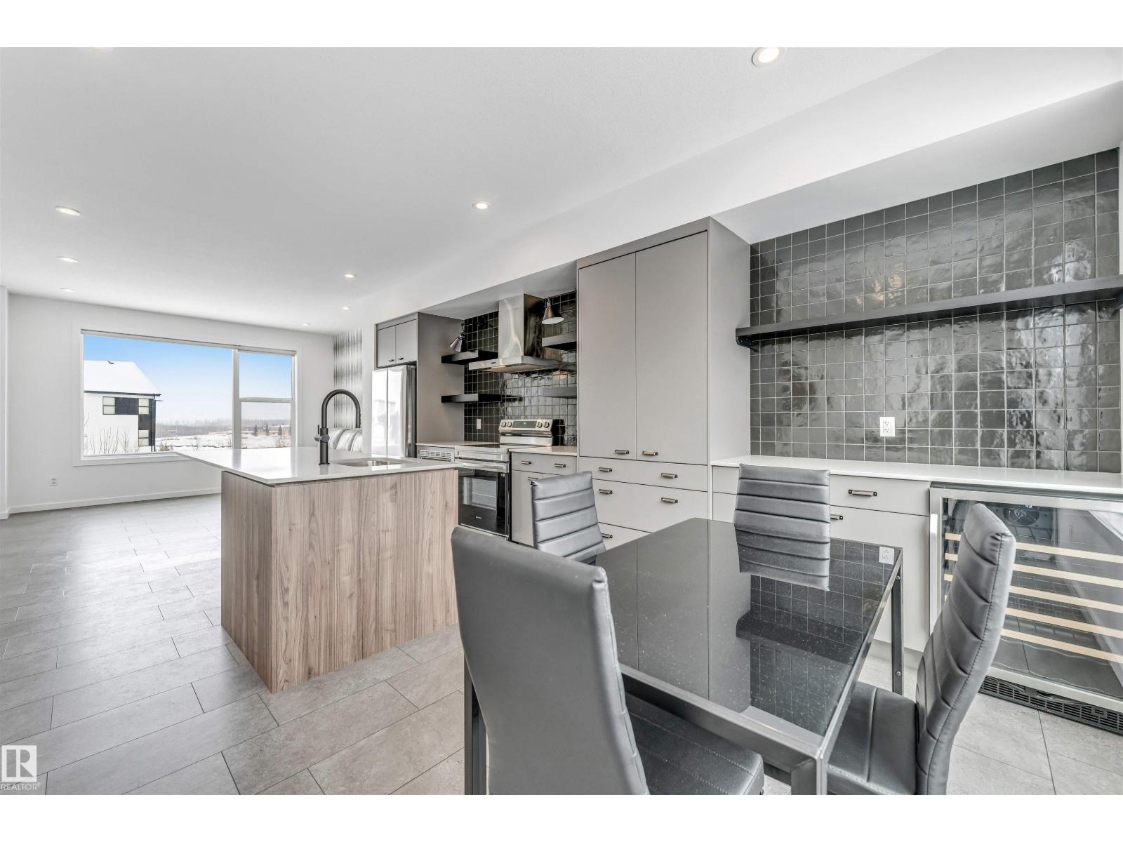#77 5 RONDEAU DR - 6