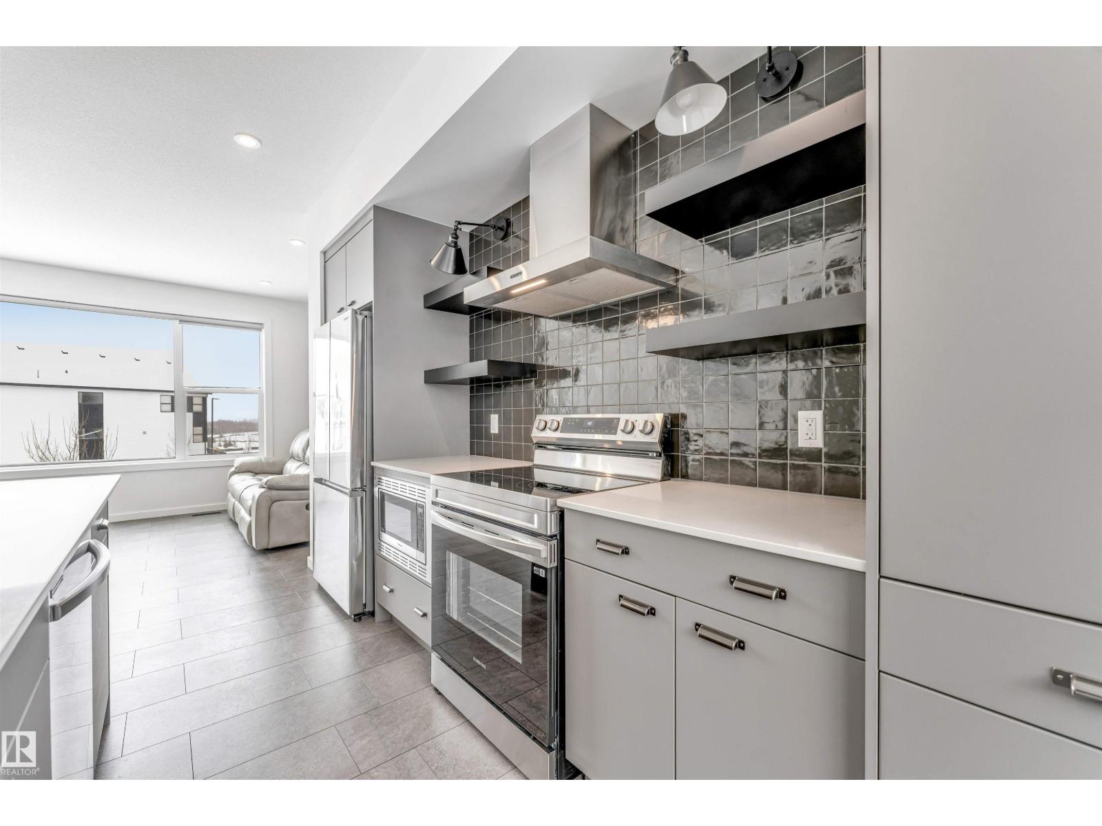 #77 5 RONDEAU DR - 8