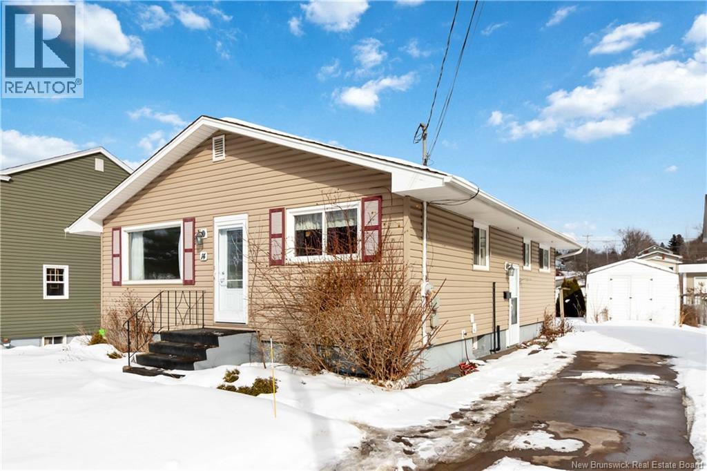 14 Wilmot Avenue - Photo 3 of 39, Riverview, New Brunswick