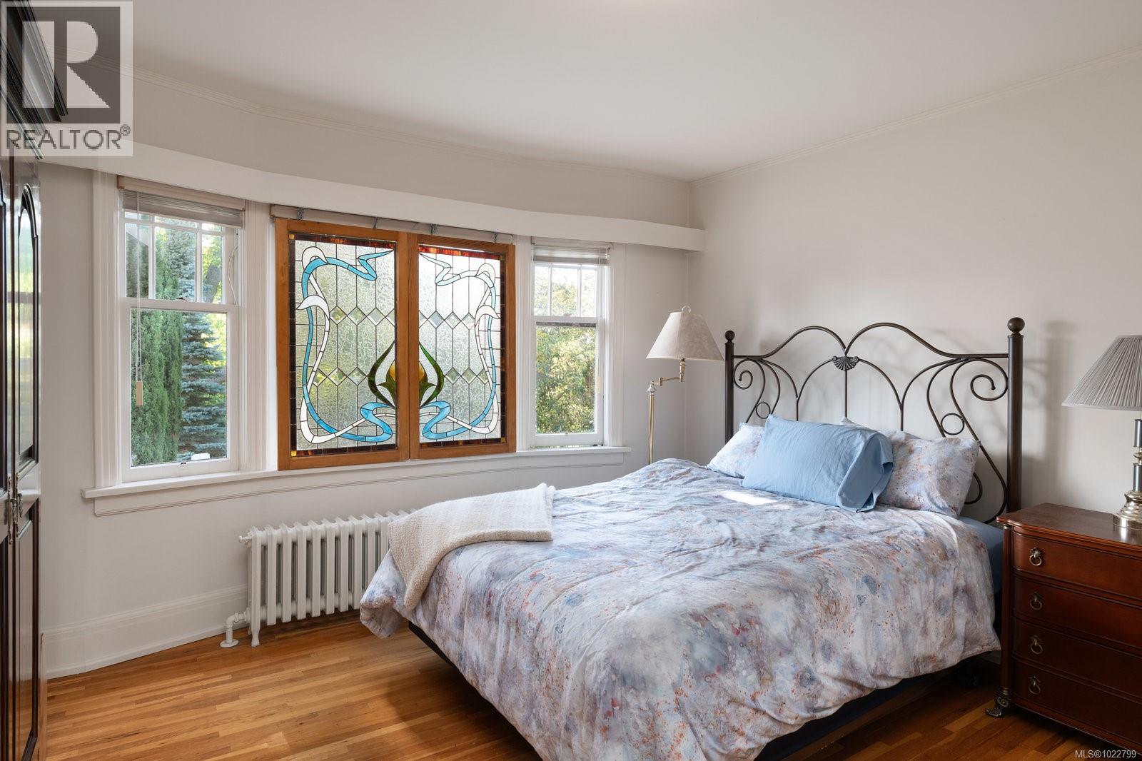  2162 Brighton Avenue, Oak Bay