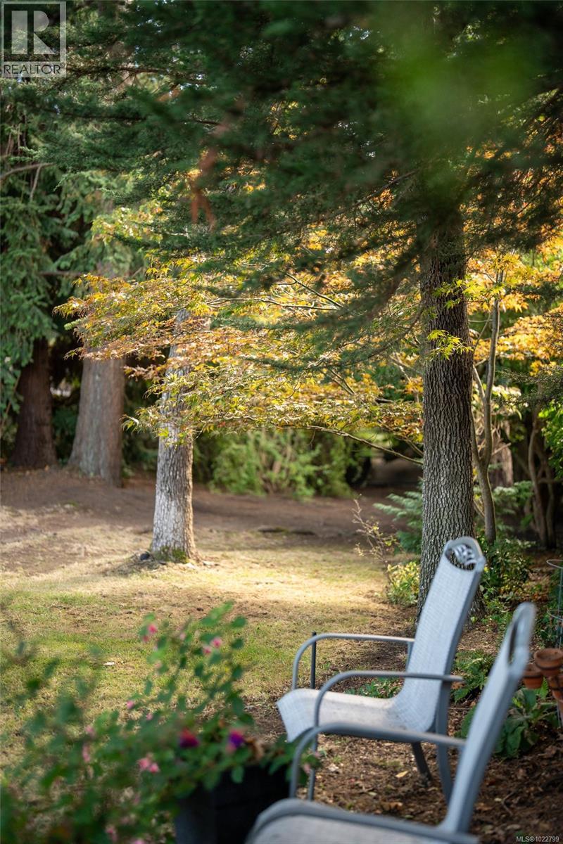  2162 Brighton Avenue, Oak Bay