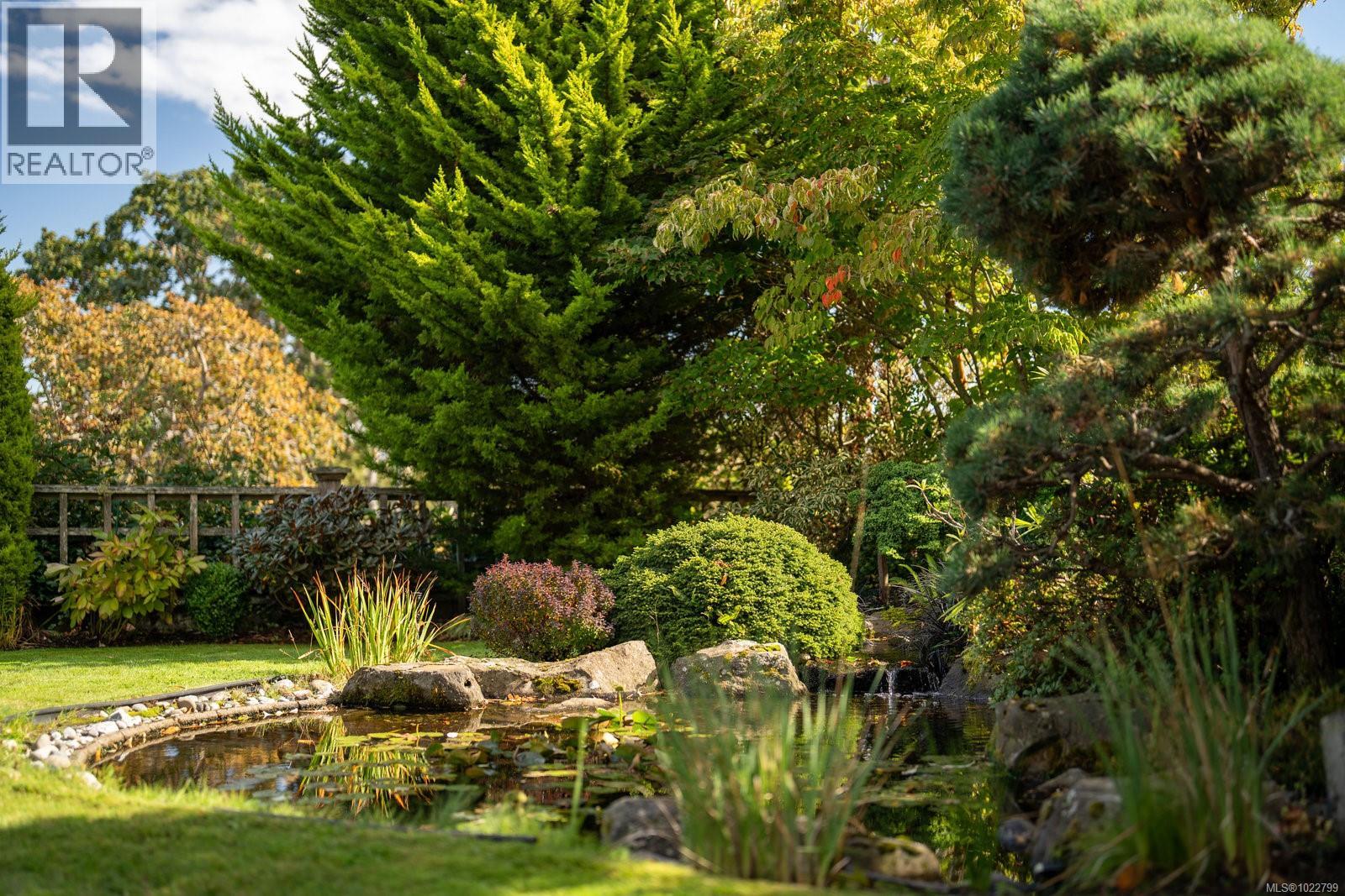  2162 Brighton Avenue, Oak Bay