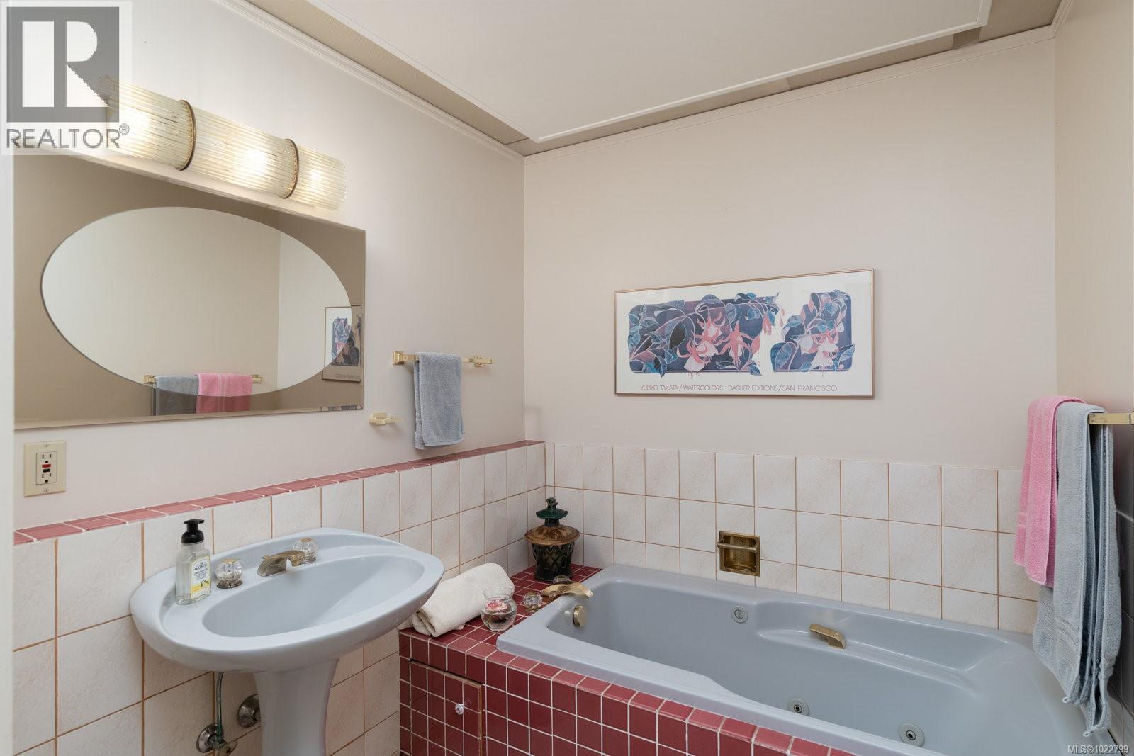  2162 Brighton Avenue, Oak Bay