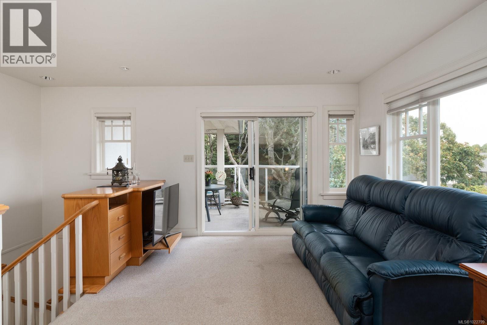  2162 Brighton Avenue, Oak Bay