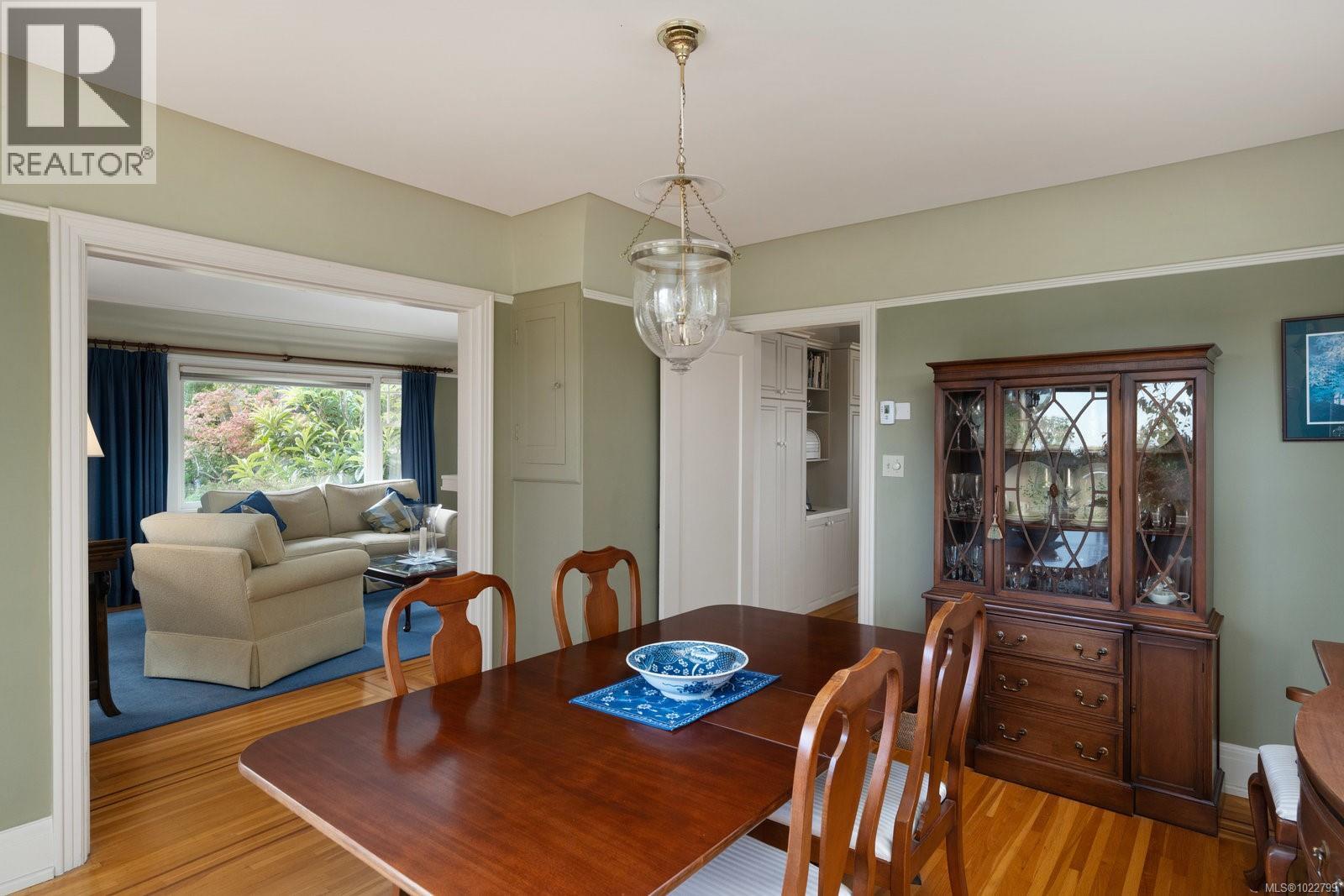  2162 Brighton Avenue, Oak Bay